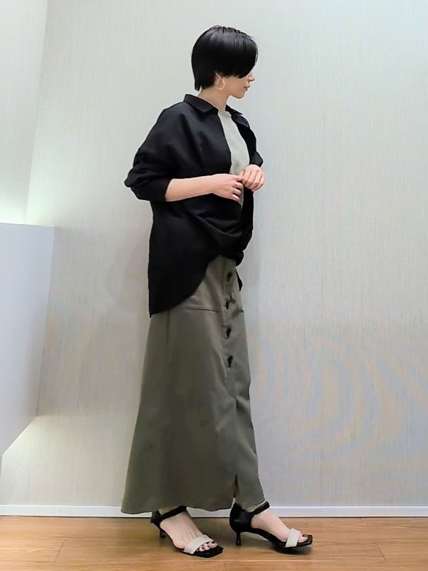ミズタさんの「UNTITLED｜◆【2WAY/マシンウォッシャブル】カシュクールデザインシャツ」を使ったコーディネート