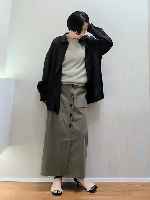 ミズタさんの「UNTITLED｜◆【2WAY/マシンウォッシャブル】カシュクールデザインシャツ」を使ったコーディネート