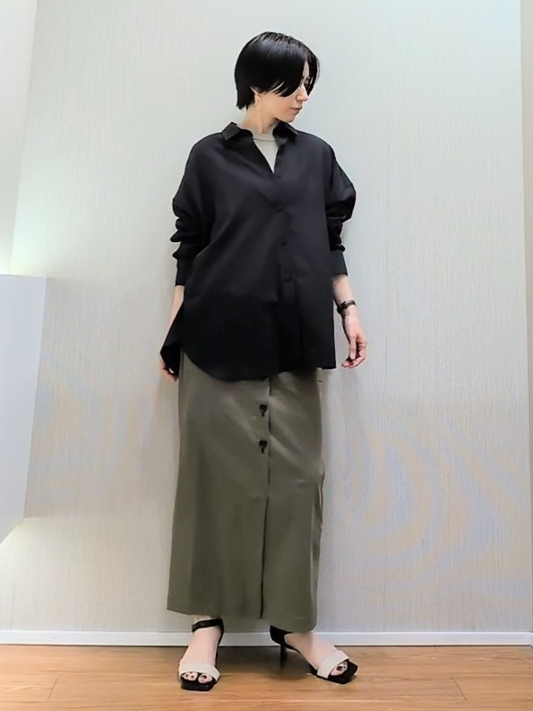 ミズタさんの「UNTITLED｜◆【2WAY/マシンウォッシャブル】カシュクールデザインシャツ」を使ったコーディネート