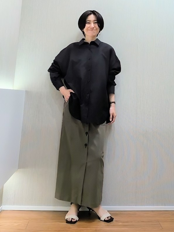 ミズタさんの「UNTITLED｜◆【2WAY/マシンウォッシャブル】カシュクールデザインシャツ」を使ったコーディネート