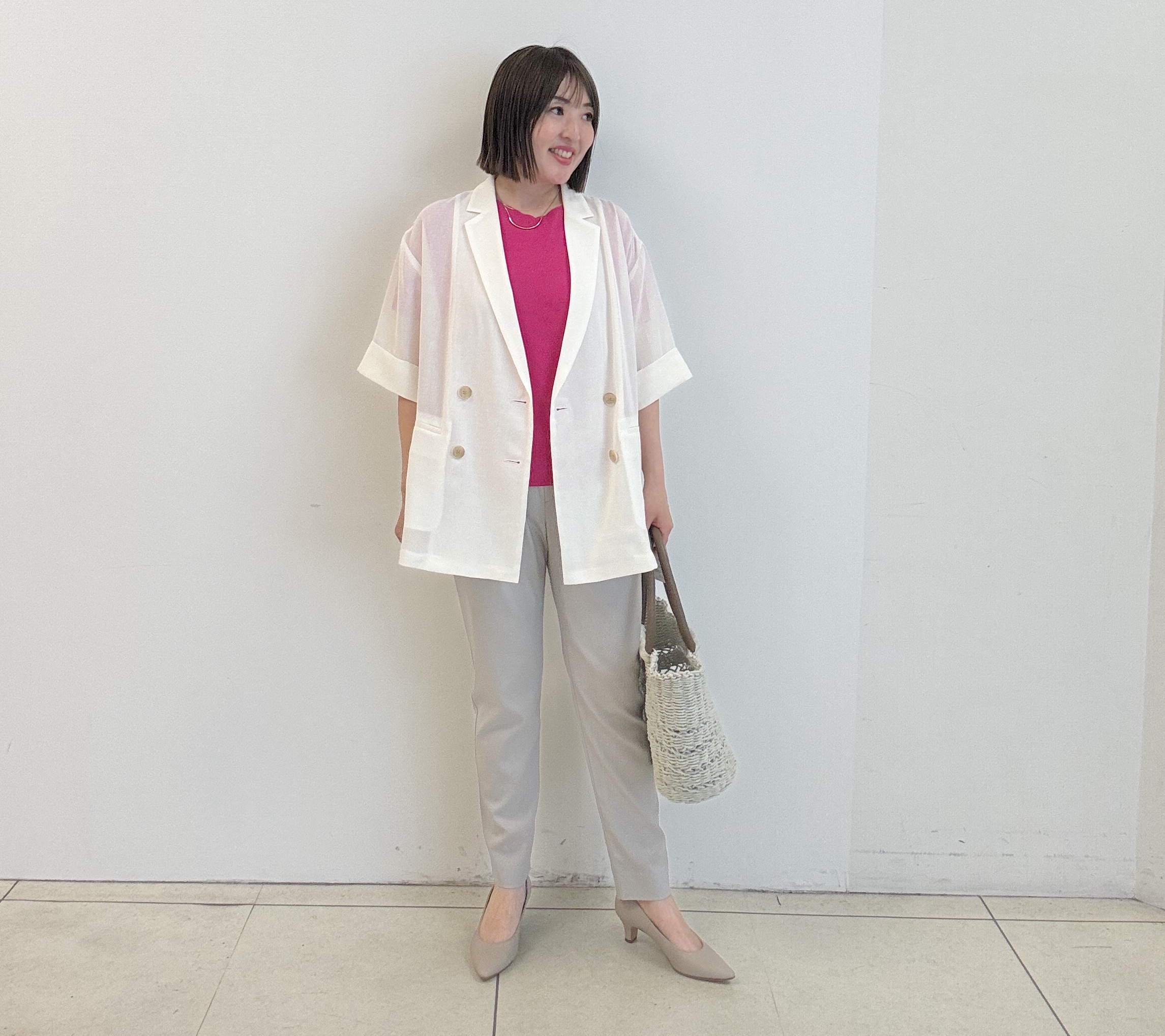 yoshiyaさんの「INDIVI｜【洗える】ガーター編みVネックニットT」を使ったコーディネート