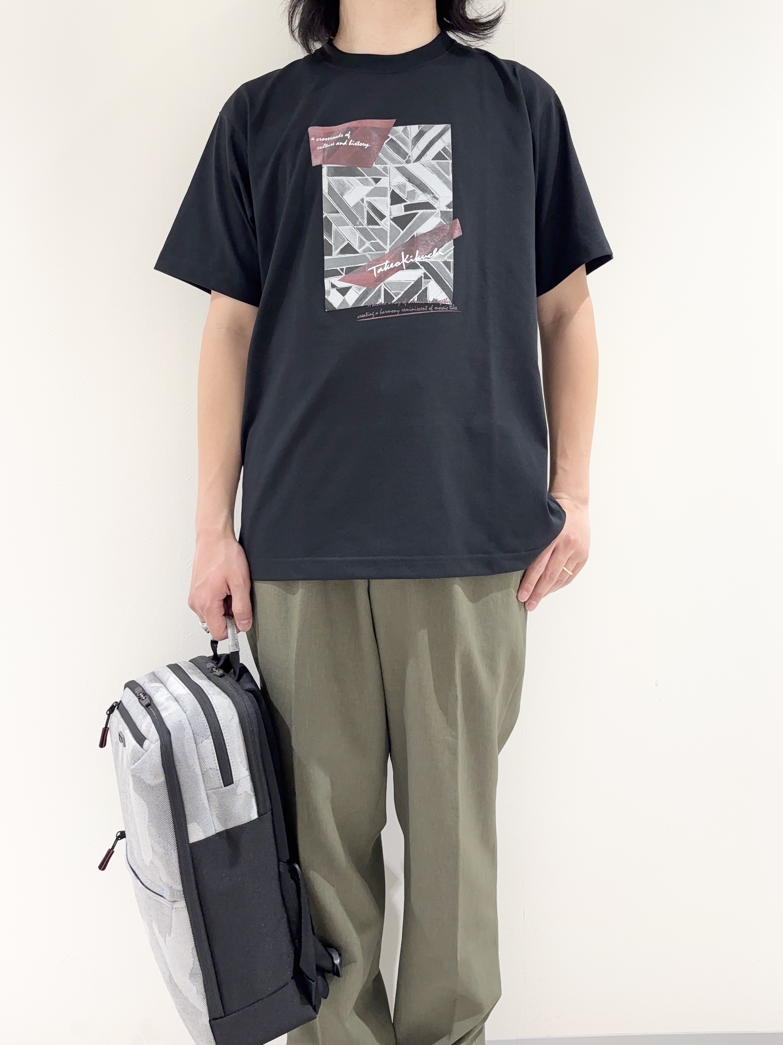 及川さんの「TAKEO KIKUCHI｜モノクロタイルTシャツ」を使ったコーディネート