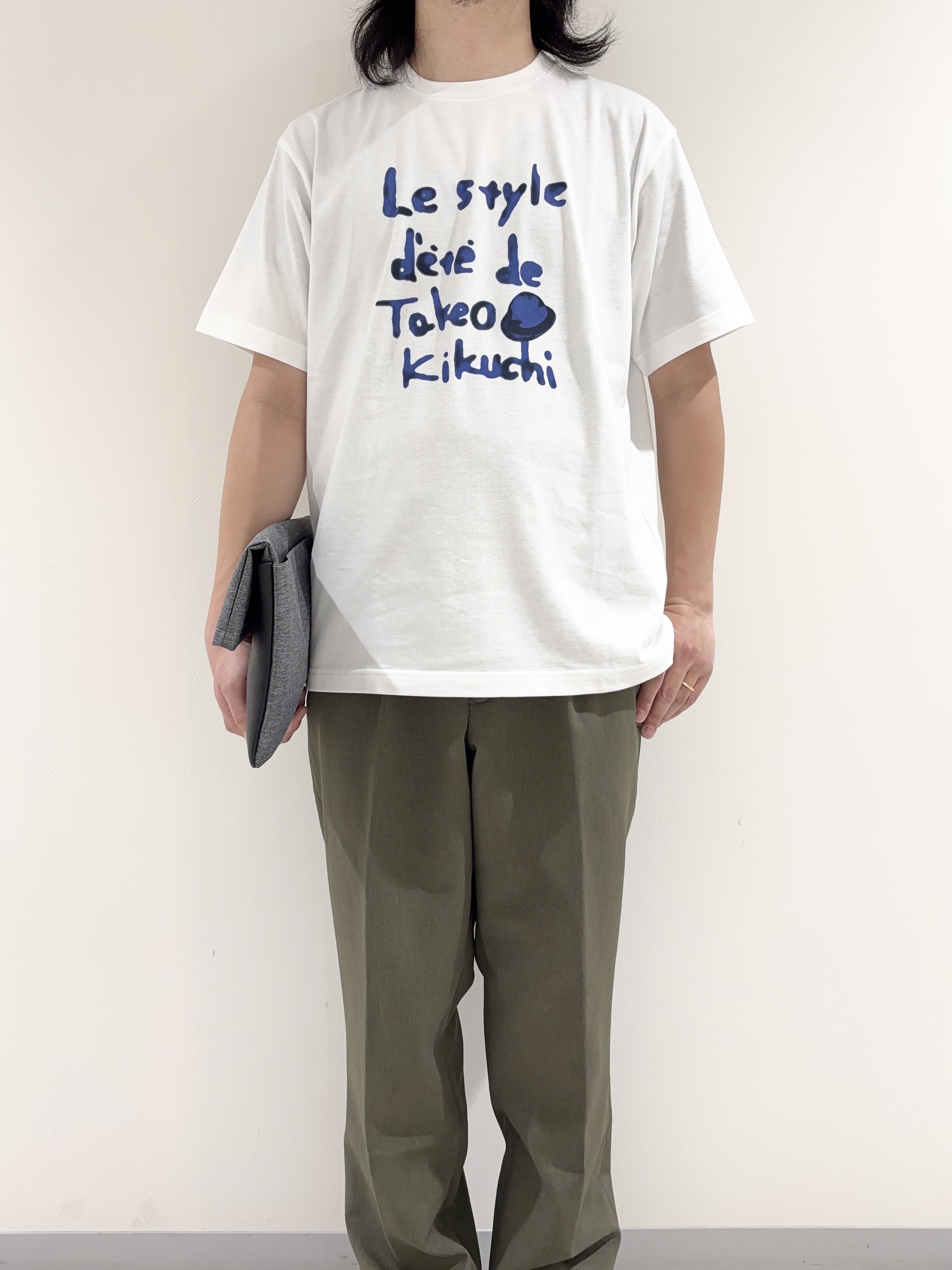 及川さんの「TAKEO KIKUCHI｜水彩ペイント アートロゴTシャツ」を使ったコーディネート