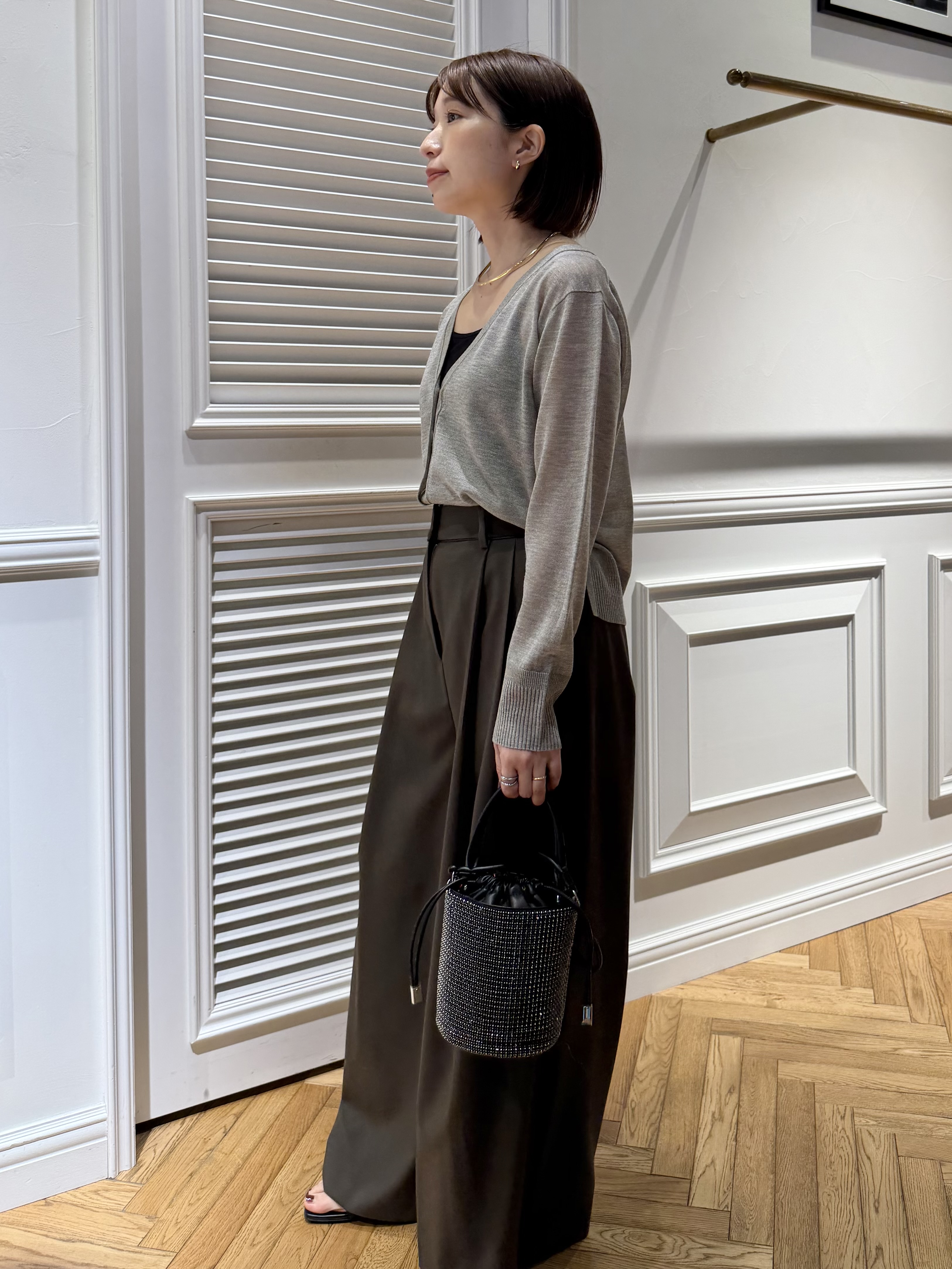 つじ まこさんの「DRESSTERIOR｜【日除け/冷房対策】ウォッシャブルシアーカーディガン」を使ったコーディネート