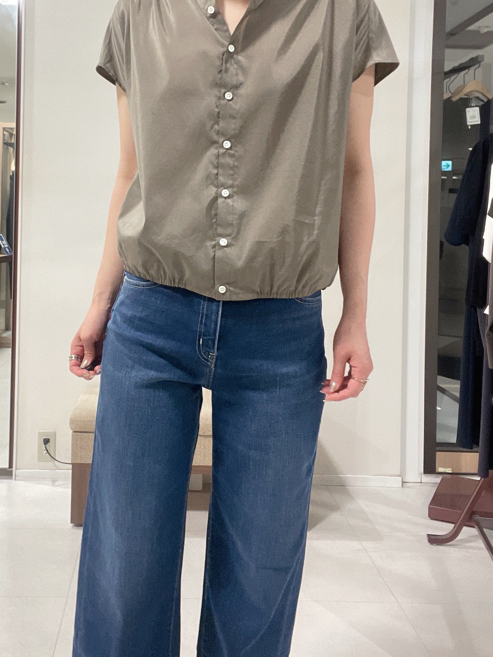 IWAMOさんの「UNTITLED｜【セットアップ可/軽量/清涼感】ローンギャザーブラウス」を使ったコーディネート
