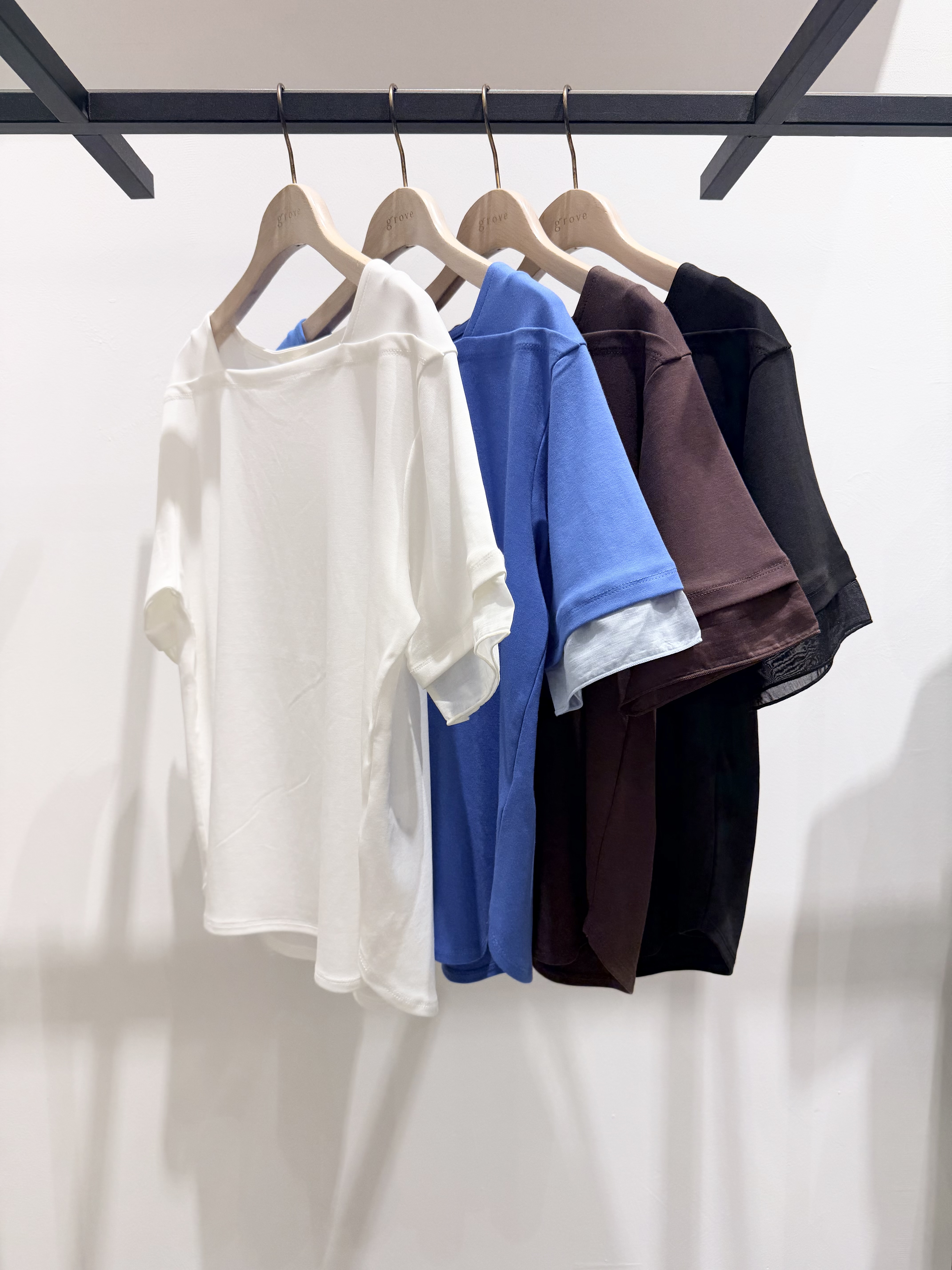 Kさんの「grove｜【二の腕カバー/UVカット】袖口シアースクエアネックTシャツ」を使ったコーディネート