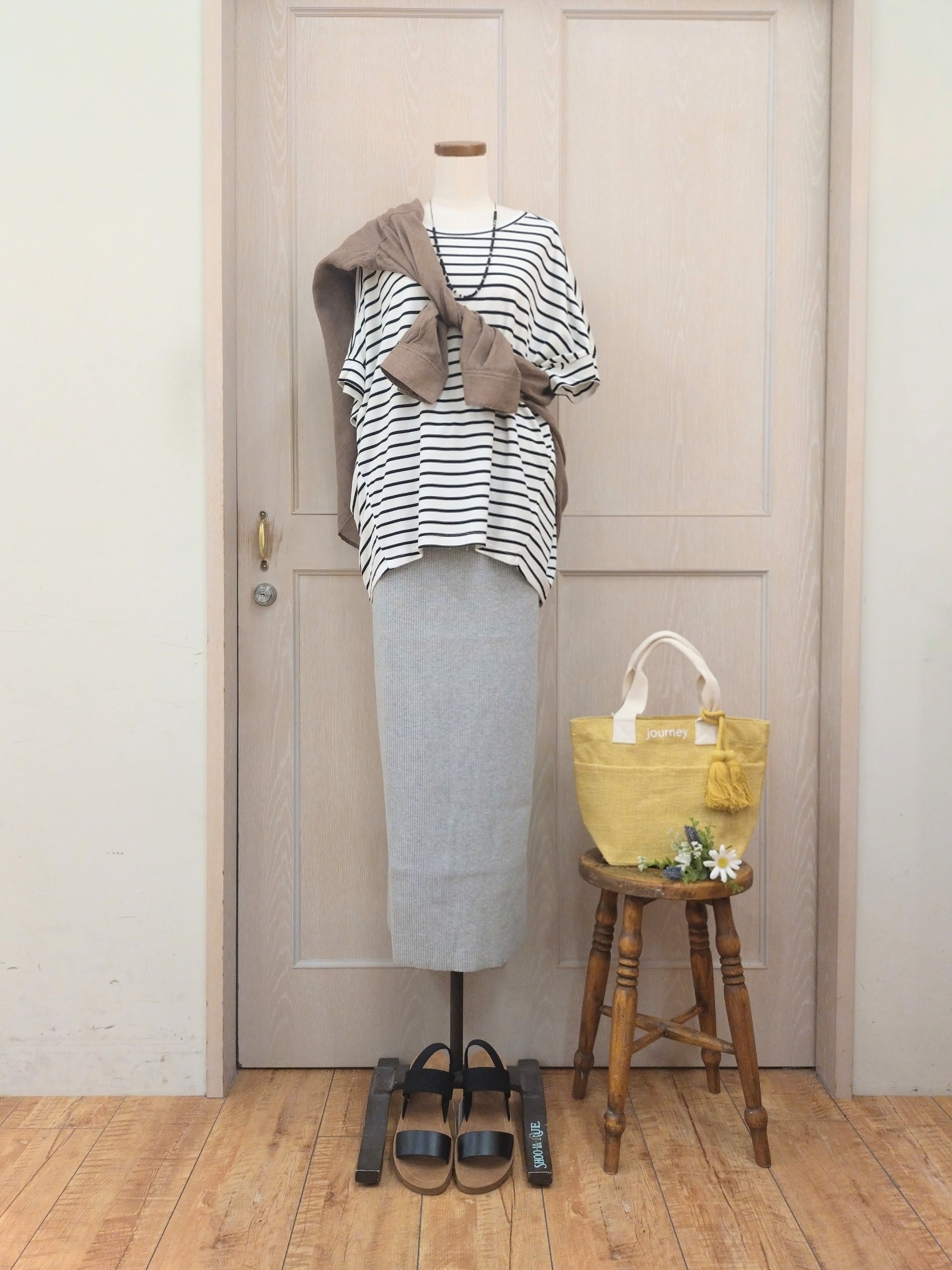 asaさんの「SHOO･LA･RUE｜【ひんやり/UV/S-LL/体型カバー】ゆるっとインせず決まる ひやとろドルマンTシャツ」を使ったコーディネート