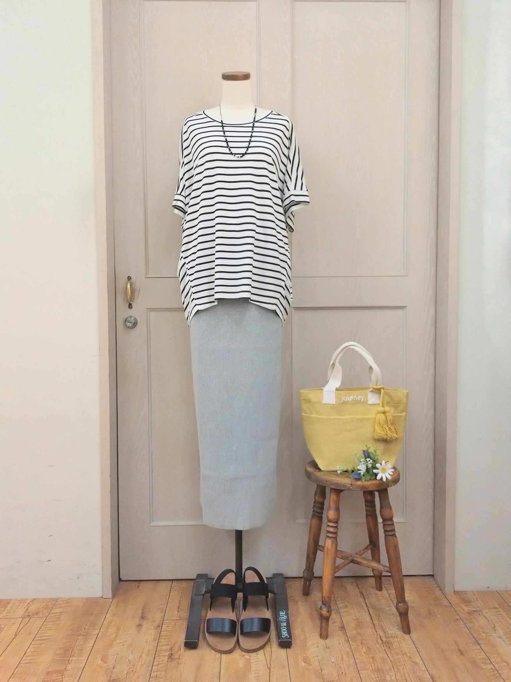 asaさんの「SHOO･LA･RUE｜【ひんやり/UV/S-LL/体型カバー】ゆるっとインせず決まる ひやとろドルマンTシャツ」を使ったコーディネート
