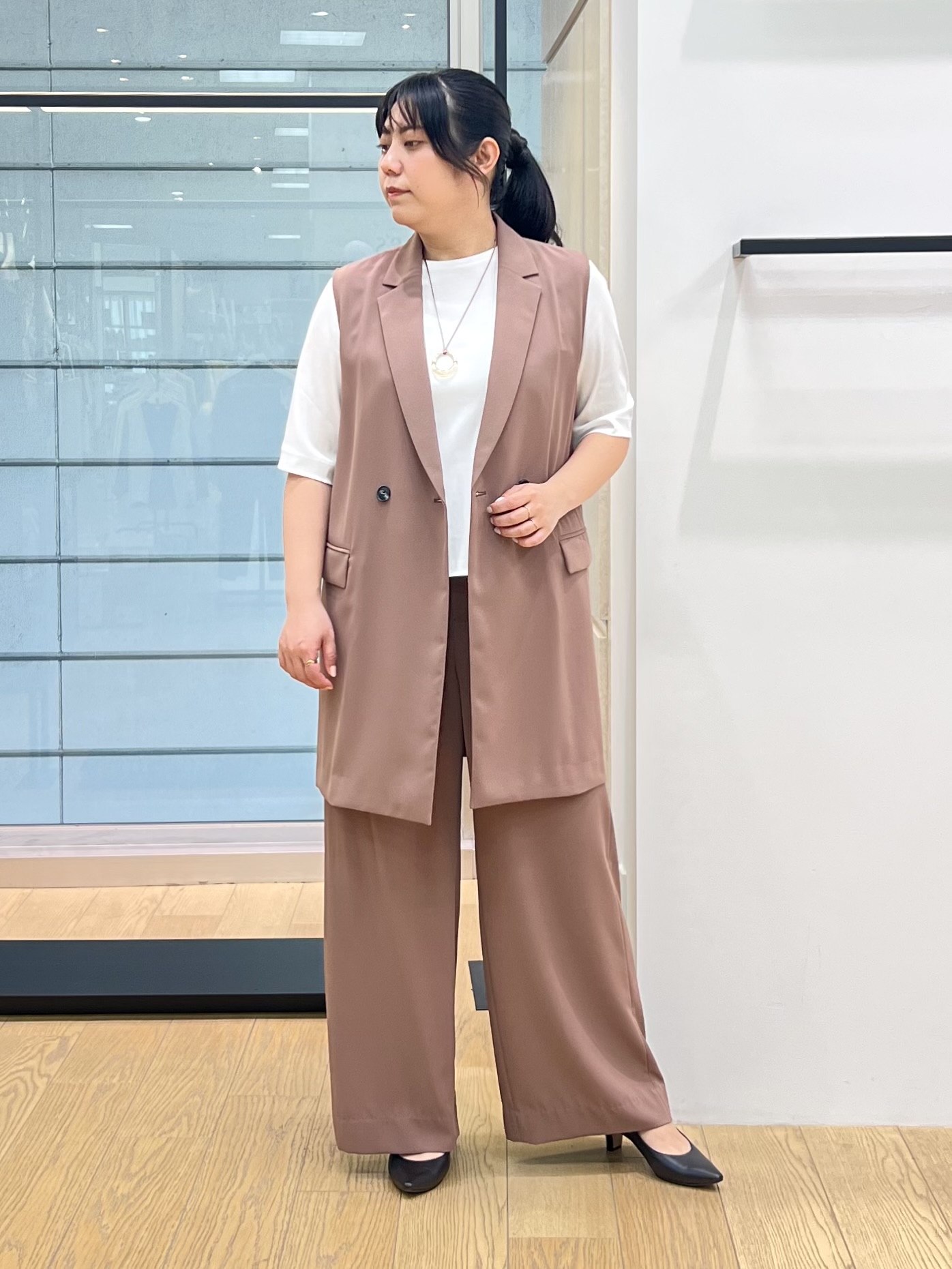 shimaさんの「INDIVI｜【接触冷感／透湿／着る日傘】颯爽ジレジャケット」を使ったコーディネート
