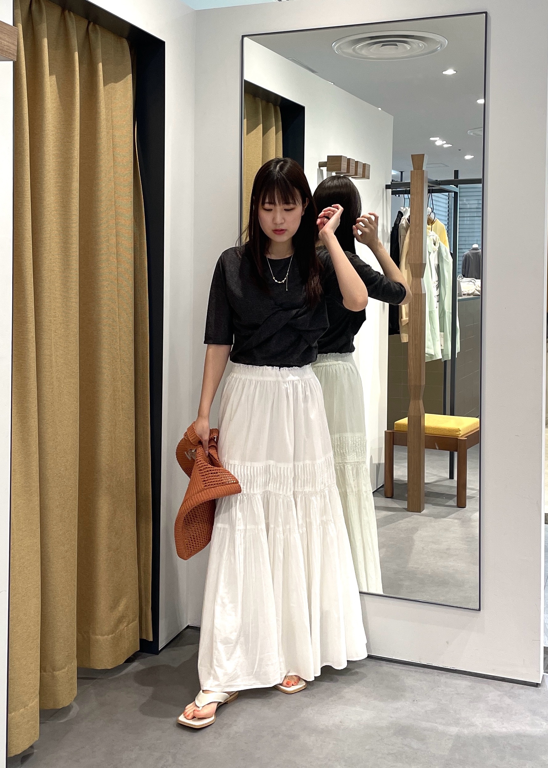 Renoさんの「INDIVI｜ツイストガーゼカットソー」を使ったコーディネート