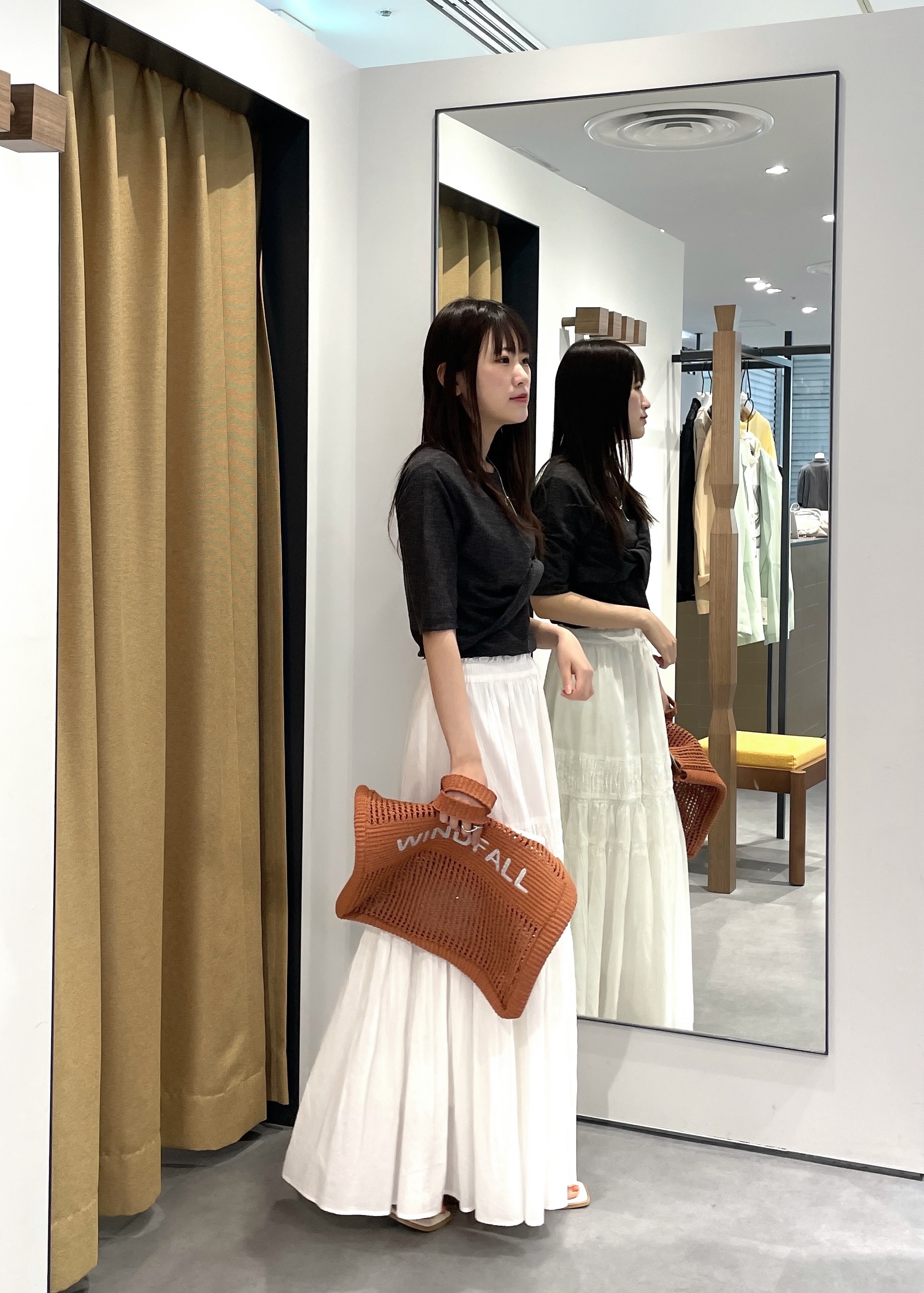 Renoさんの「INDIVI｜ツイストガーゼカットソー」を使ったコーディネート