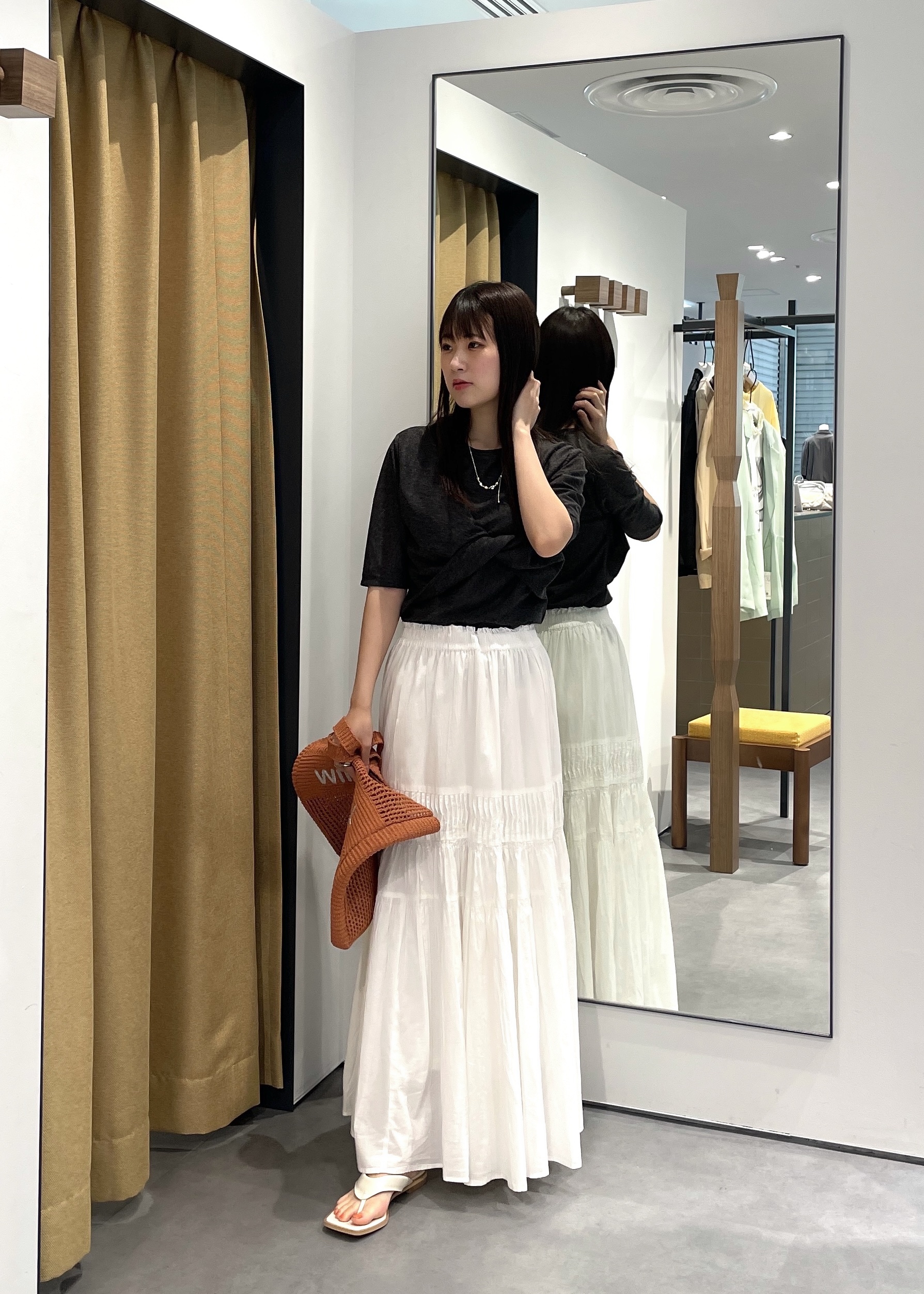 Renoさんの「INDIVI｜ツイストガーゼカットソー」を使ったコーディネート
