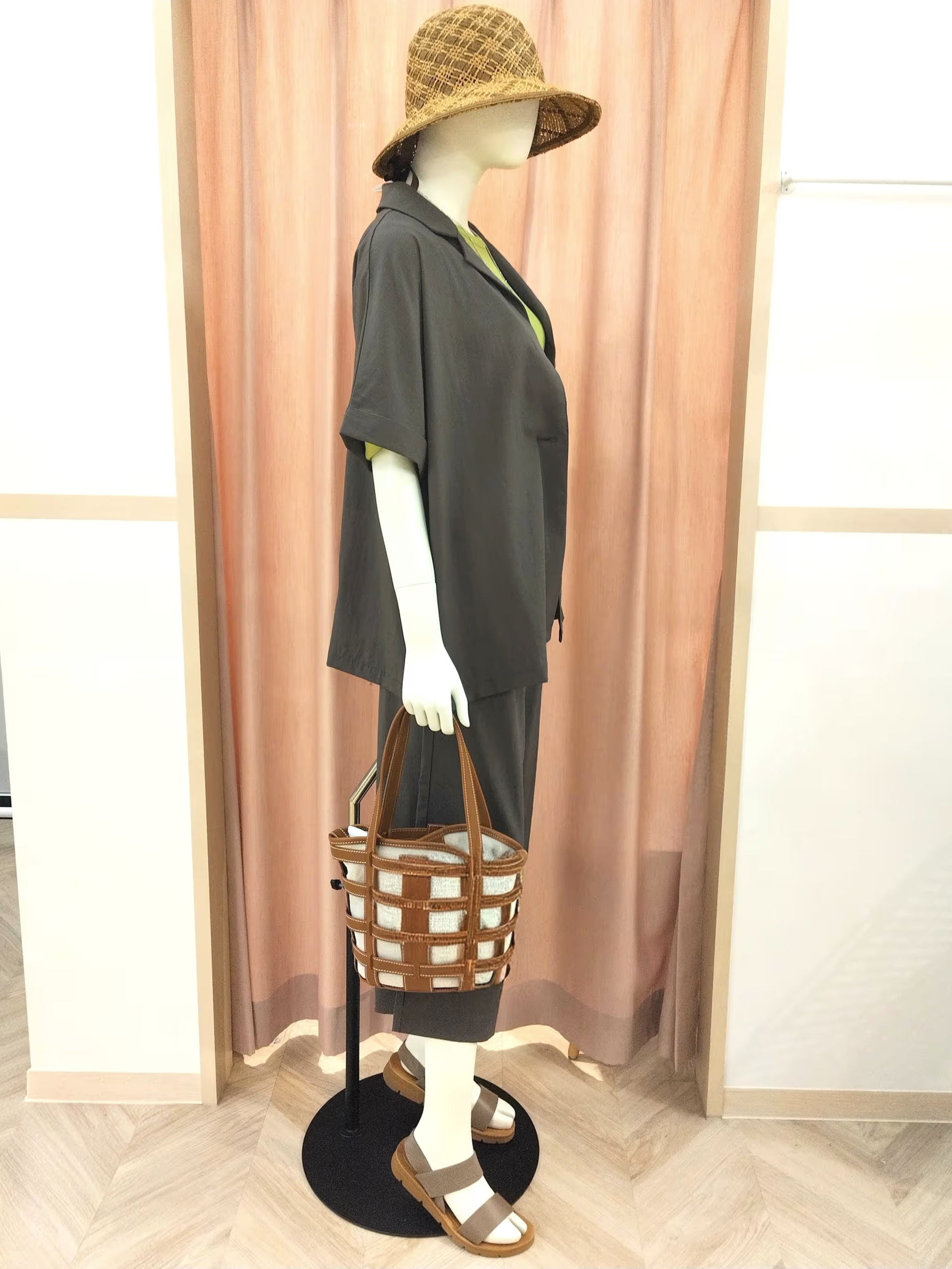 MASATOさんの「SHOO･LA･RUE｜【高レビュー/洗濯機可/セットアップ可】軽凛(かろりん) 半袖ジャケット」を使ったコーディネート