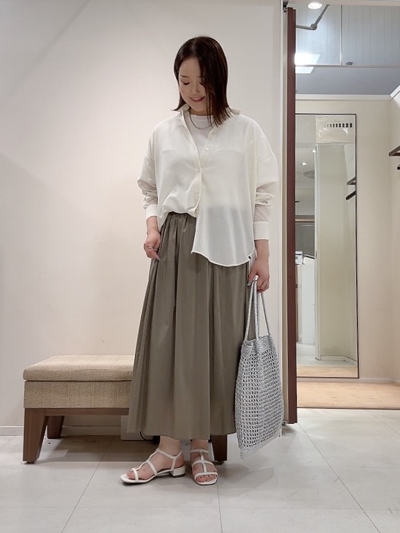 YUIさんの「UNTITLED｜◆【2WAY/マシンウォッシャブル】カシュクールデザインシャツ」を使ったコーディネート