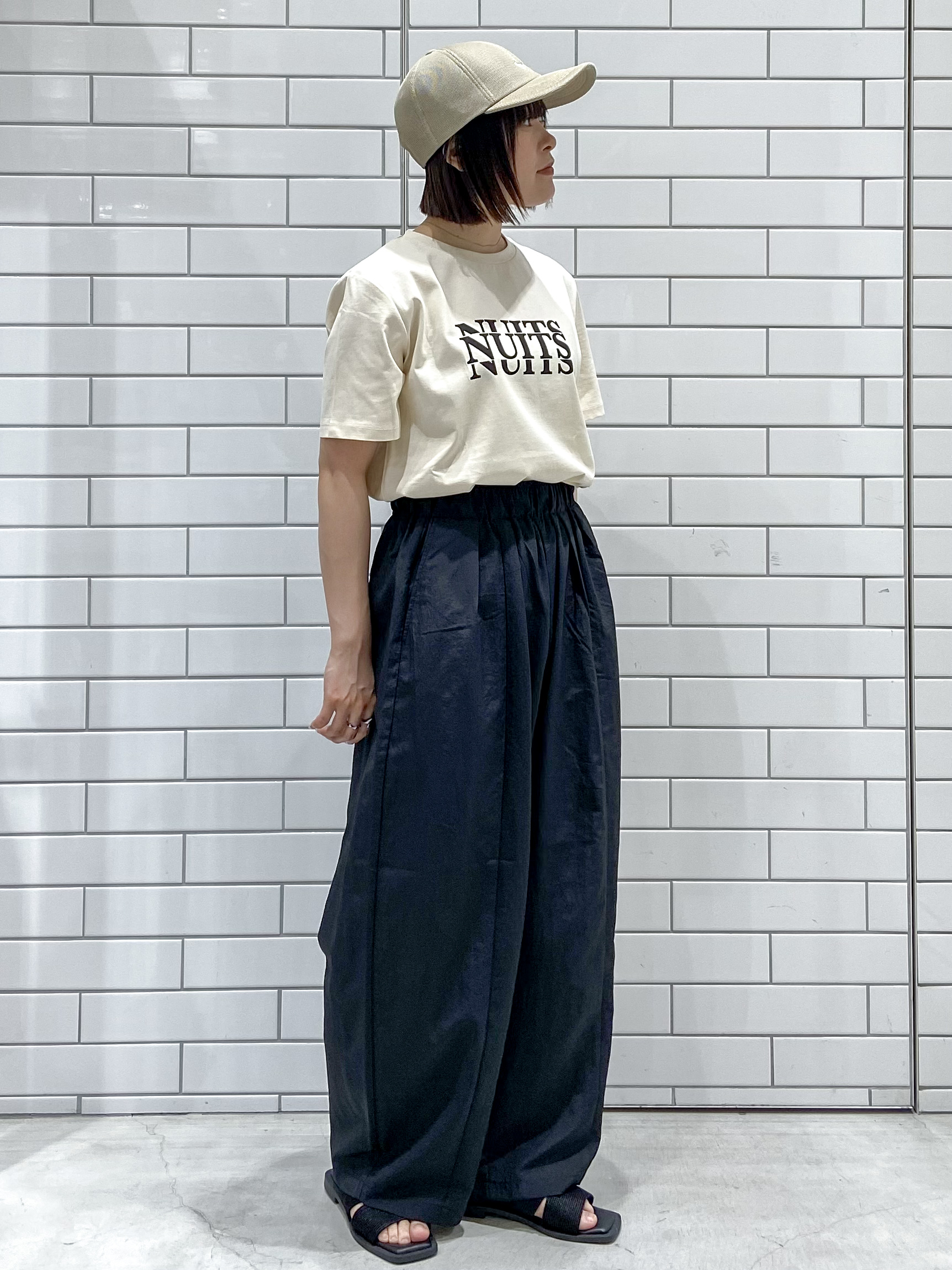 kimiさんの「OPAQUE.CLIP｜アソートロゴTシャツ【洗濯機OK】」を使ったコーディネート