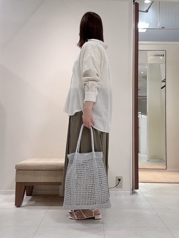 YUIさんの「UNTITLED｜◆【2WAY/マシンウォッシャブル】カシュクールデザインシャツ」を使ったコーディネート