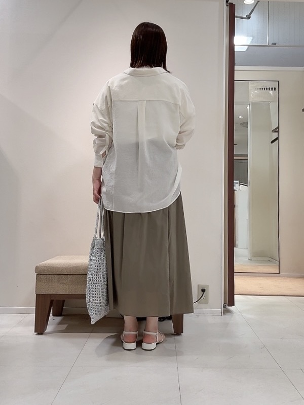 YUIさんの「UNTITLED｜◆【2WAY/マシンウォッシャブル】カシュクールデザインシャツ」を使ったコーディネート
