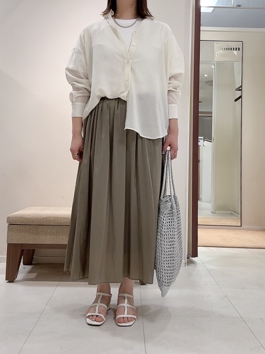 YUIさんの「UNTITLED｜◆【2WAY/マシンウォッシャブル】カシュクールデザインシャツ」を使ったコーディネート