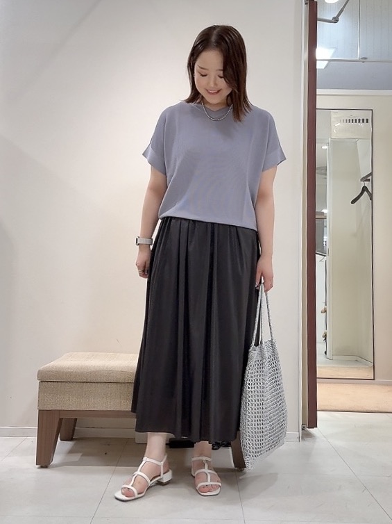 YUIさんの「UNTITLED｜【11色展開/体型カバー】前後2WAYフレンチスリーブニット」を使ったコーディネート