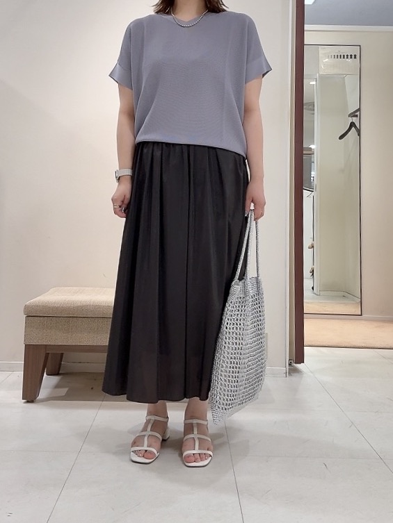 YUIさんの「UNTITLED｜【11色展開/体型カバー】前後2WAYフレンチスリーブニット」を使ったコーディネート