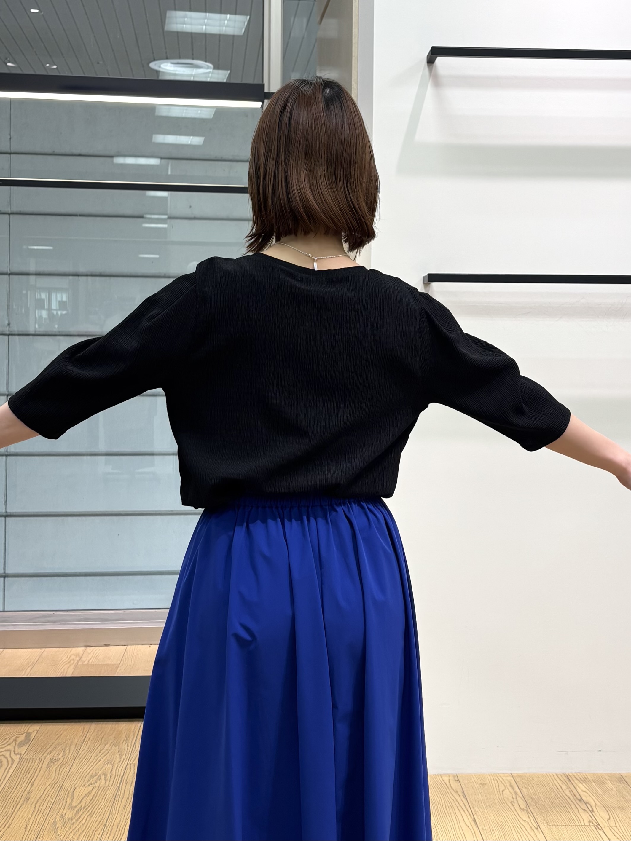 asamiさんの「INDIVI｜【UVケア／吸汗速乾】チェック柄タックボリュームスリーブトップス」を使ったコーディネート