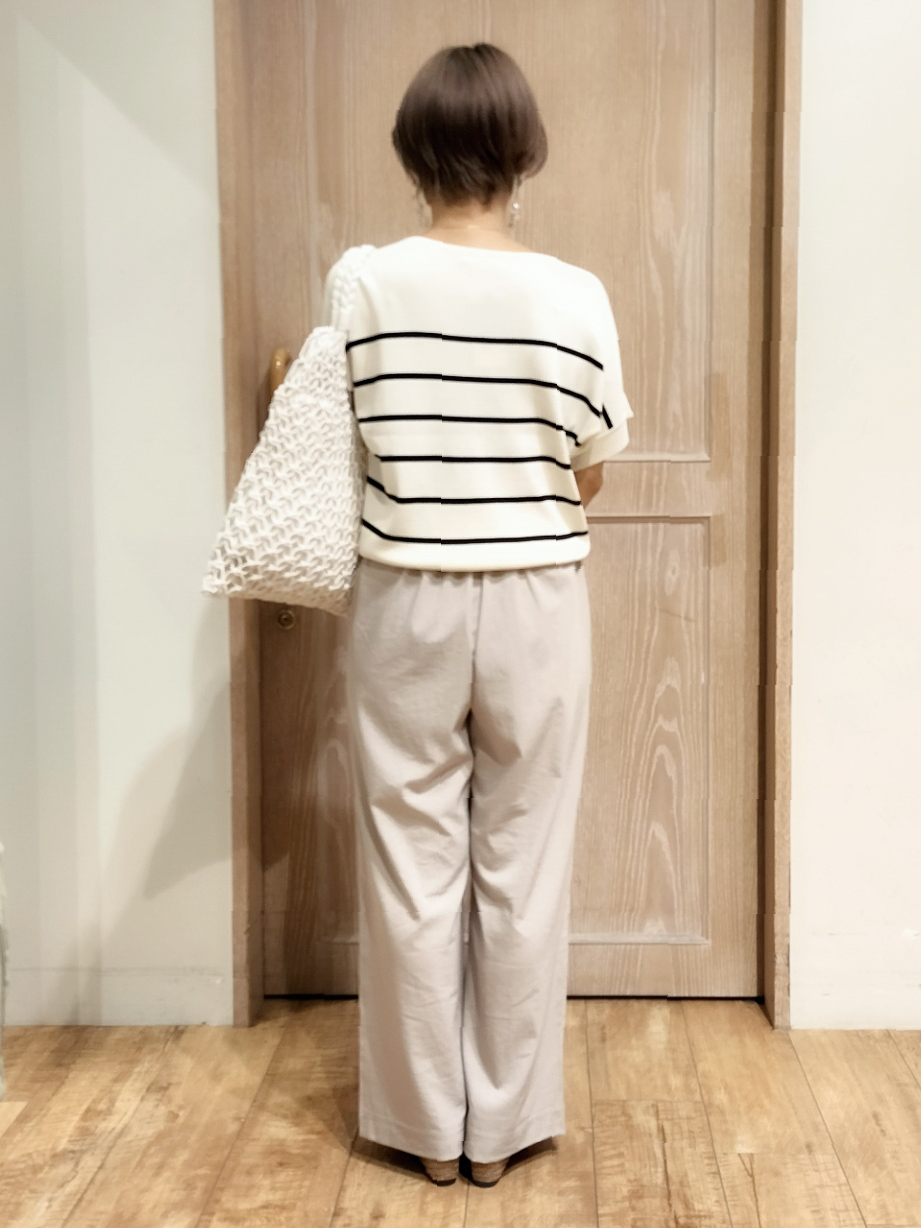 YUKIさんの「SHOO･LA･RUE｜【毎日洗える/UV】二の腕隠れる さらっとドルマン半袖ニット」を使ったコーディネート