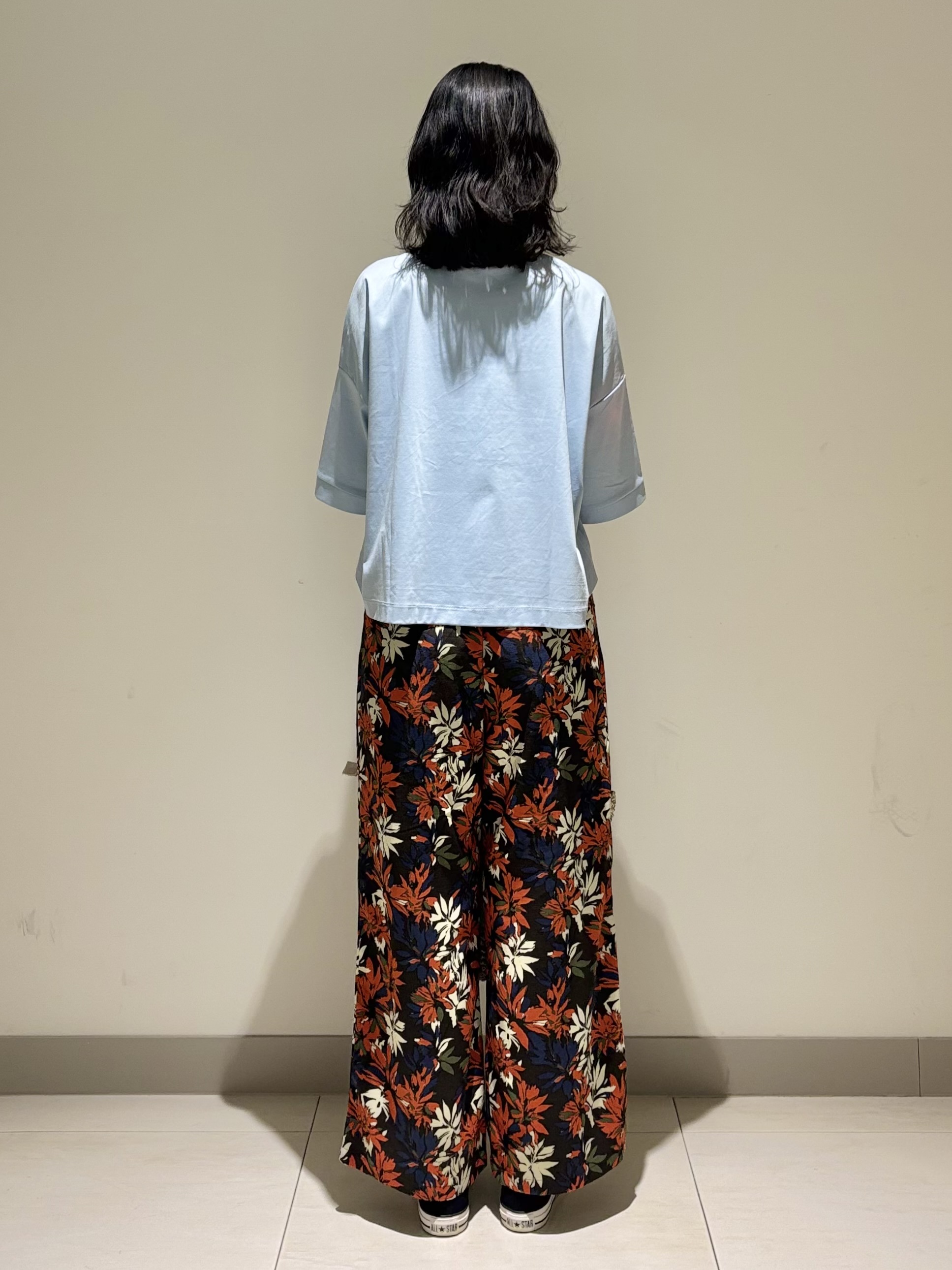 mayuさんの「Dessin｜【洗える】ボタニカル柄リラクシーパンツ」を使ったコーディネート