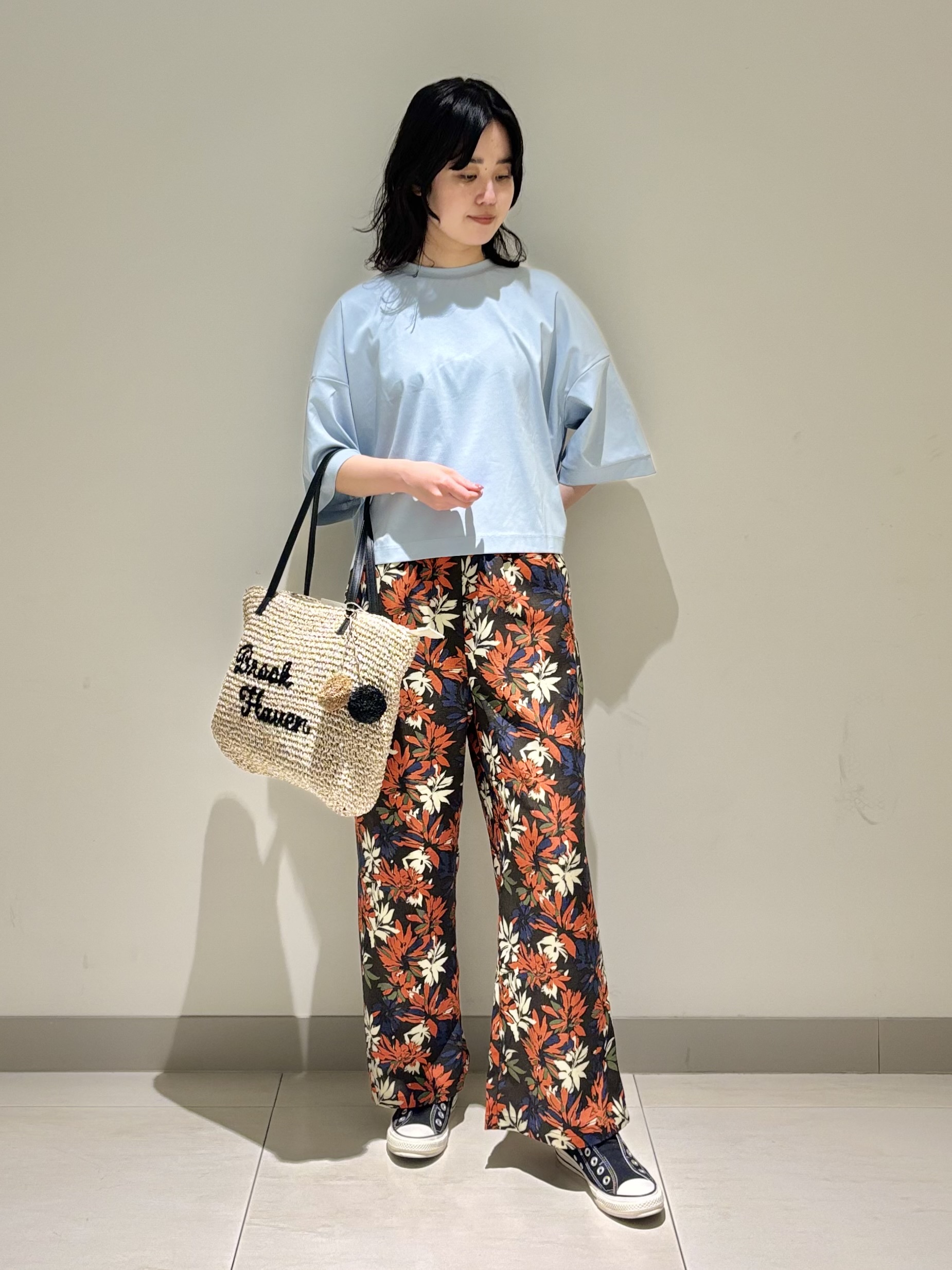 mayuさんの「Dessin｜【洗える】ボタニカル柄リラクシーパンツ」を使ったコーディネート