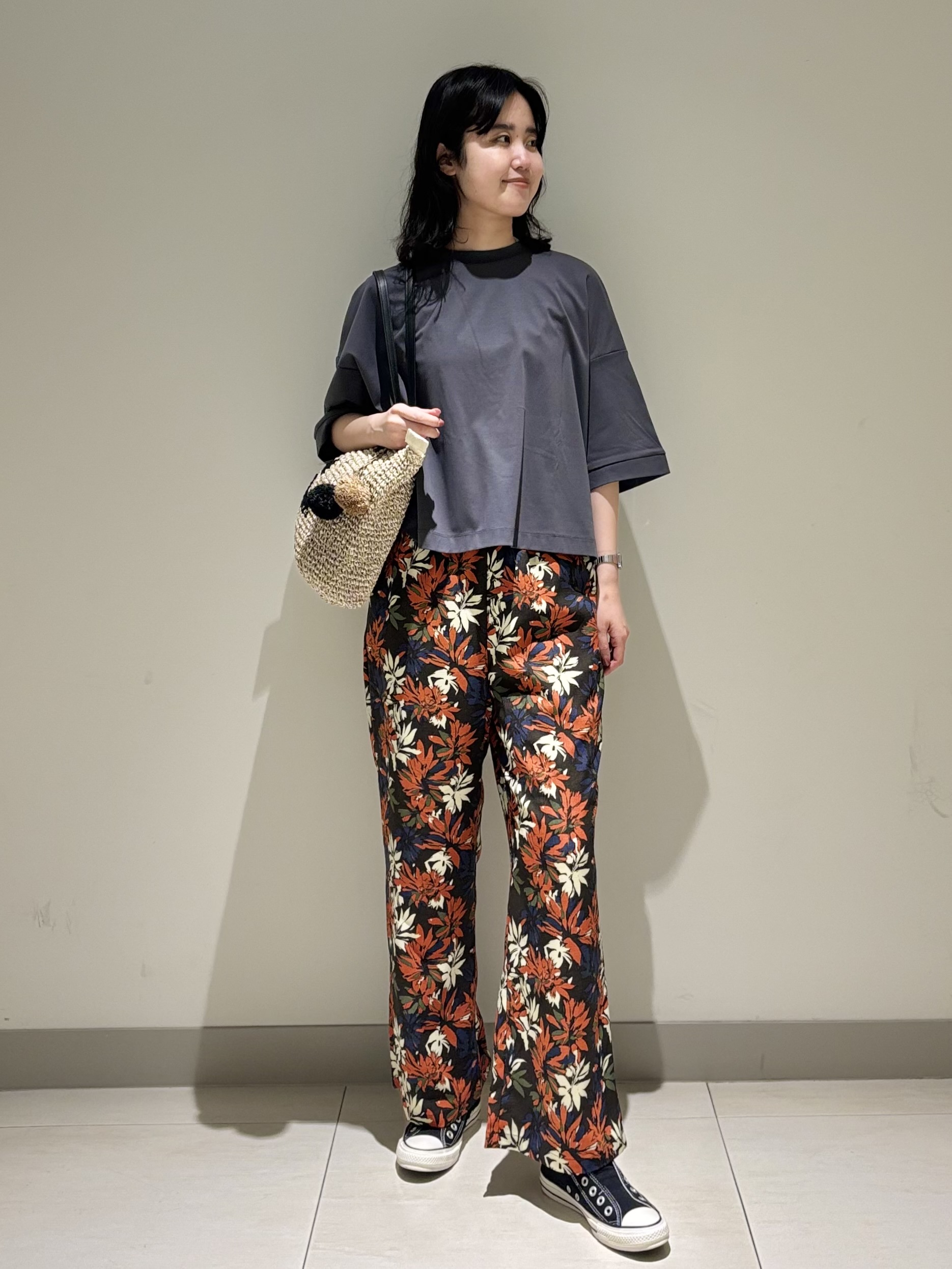 mayuさんの「Dessin｜【洗える】ボタニカル柄リラクシーパンツ」を使ったコーディネート