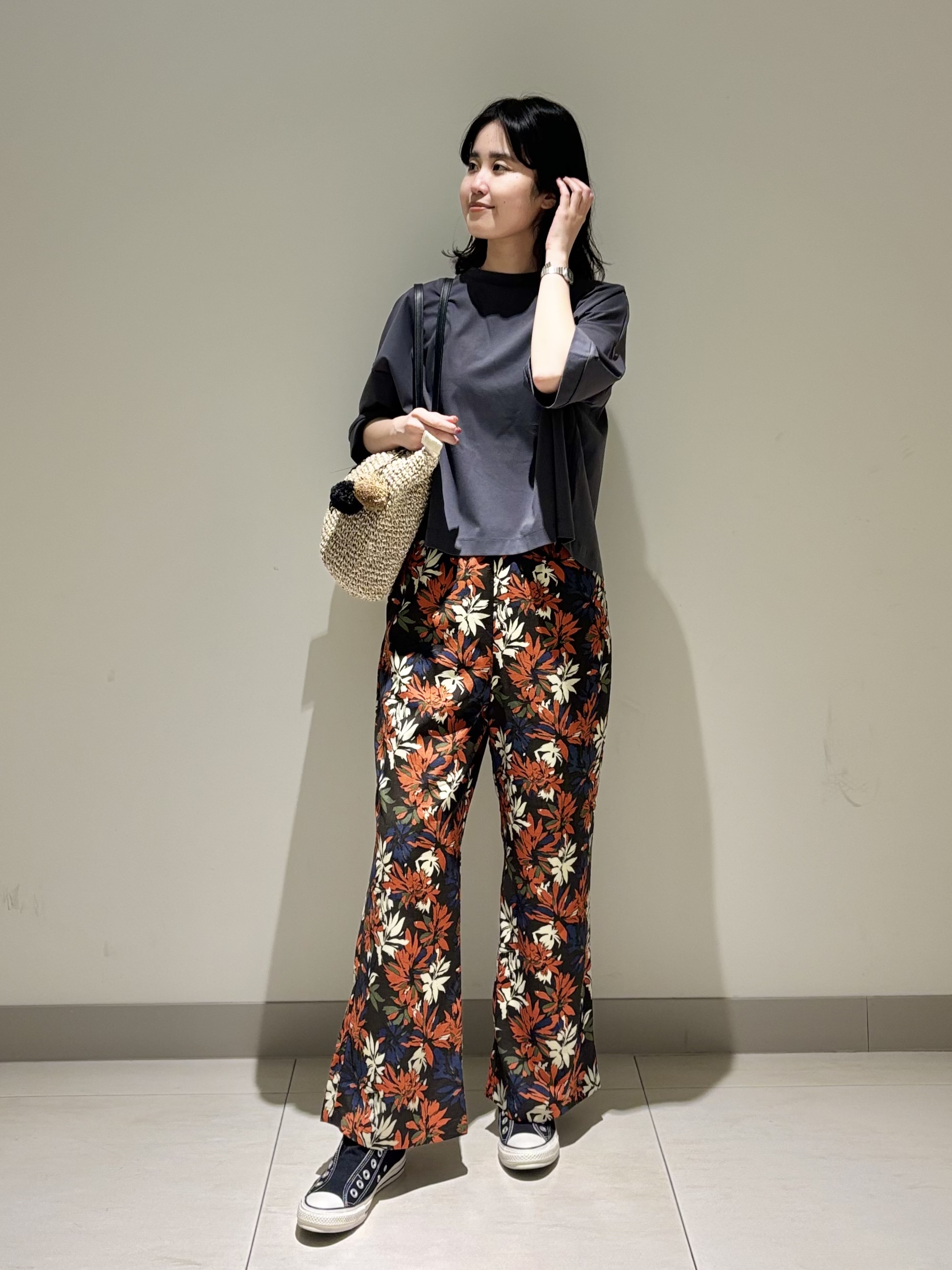 mayuさんの「Dessin｜【洗える】ボタニカル柄リラクシーパンツ」を使ったコーディネート