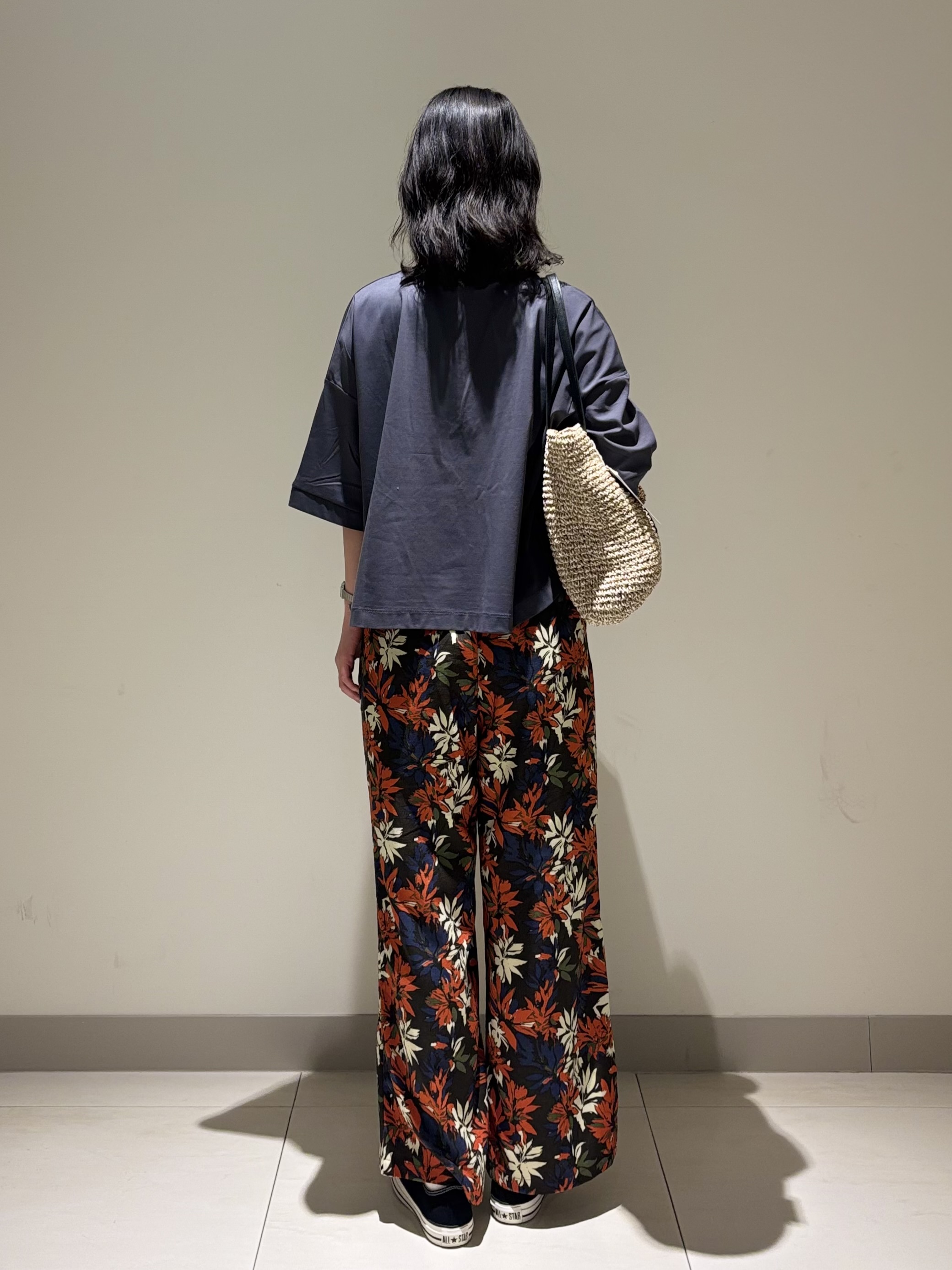 mayuさんの「Dessin｜【洗える】ボタニカル柄リラクシーパンツ」を使ったコーディネート