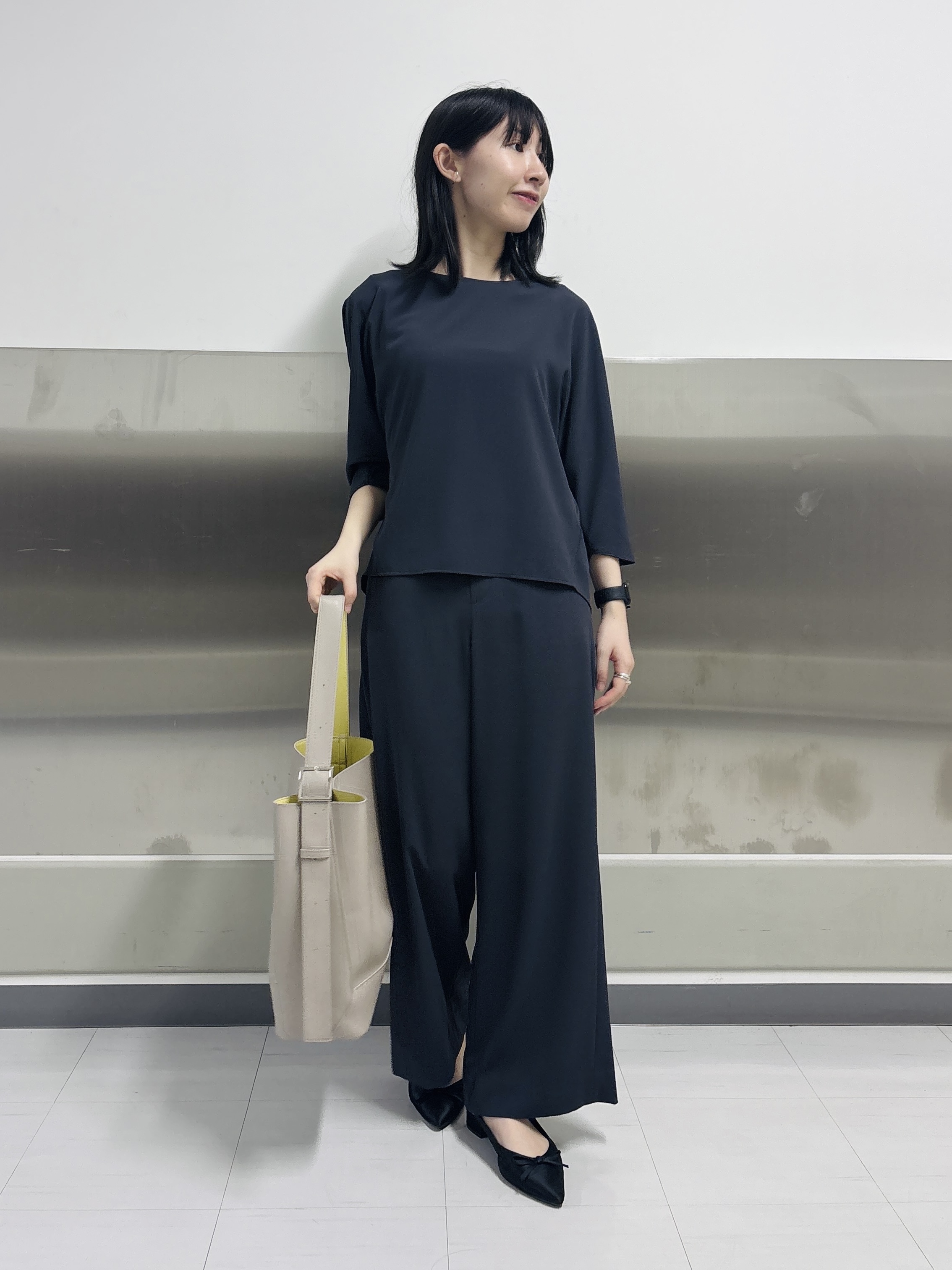 Yoshimiさんの「INDIVI｜【接触冷感／透湿／着る日傘】ドルマントップス」を使ったコーディネート