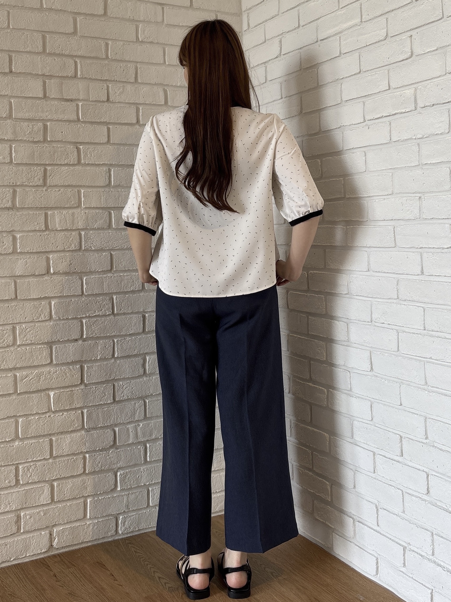 sayaさんの「grove｜【二の腕カバー・お仕事】フロントタック配色ブラウス」を使ったコーディネート