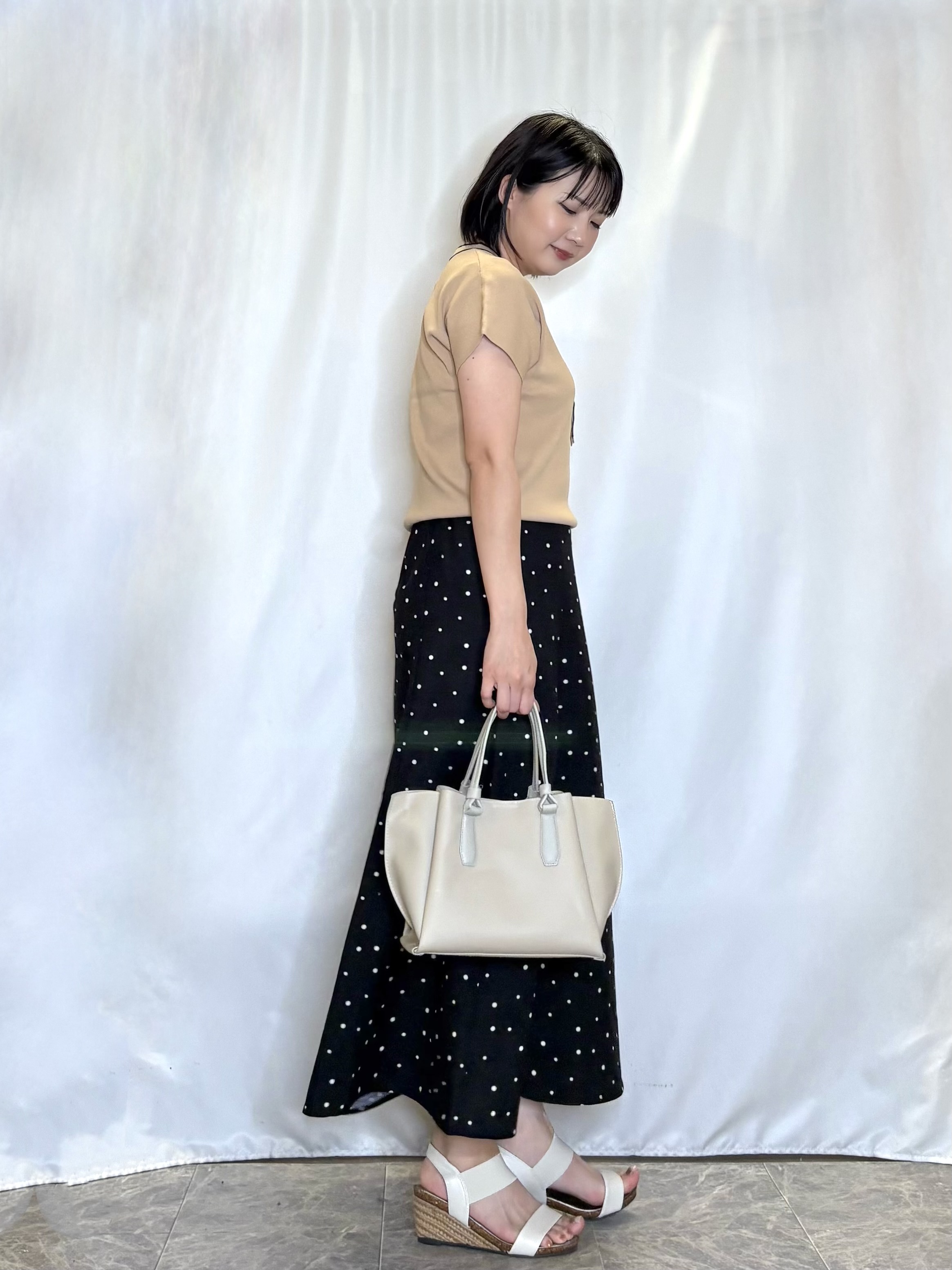 ネリさんの「SHOO･LA･RUE｜【高レビュー/毎日洗える/UV】二の腕も隠せる 配色ボウタイニット」を使ったコーディネート