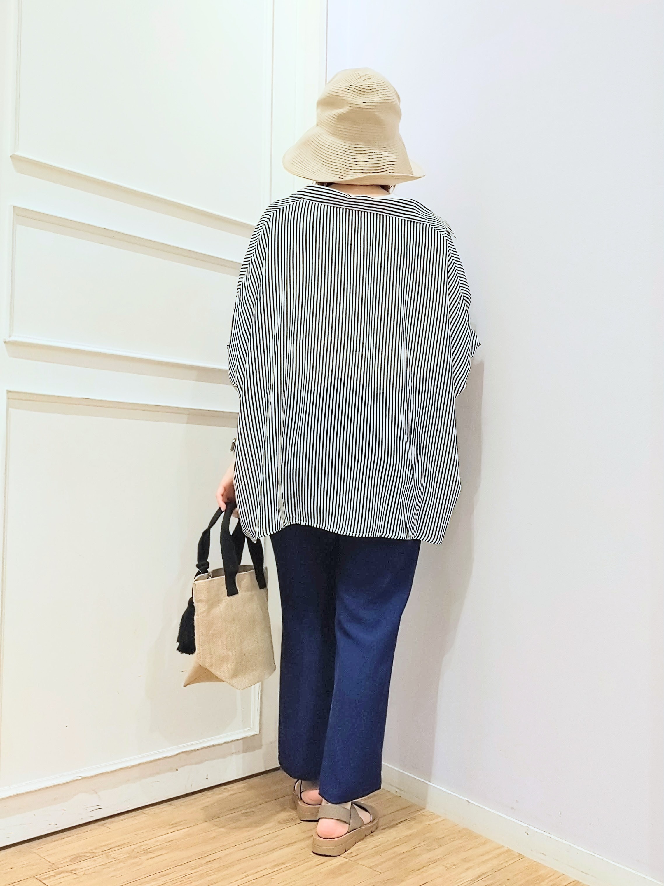 miomioさんの「SHOO･LA･RUE｜【洗濯機可/体型カバー】羽織るだけで雰囲気変わる 柄アソート ポンチョ風シアーシャツ」を使ったコーディネート