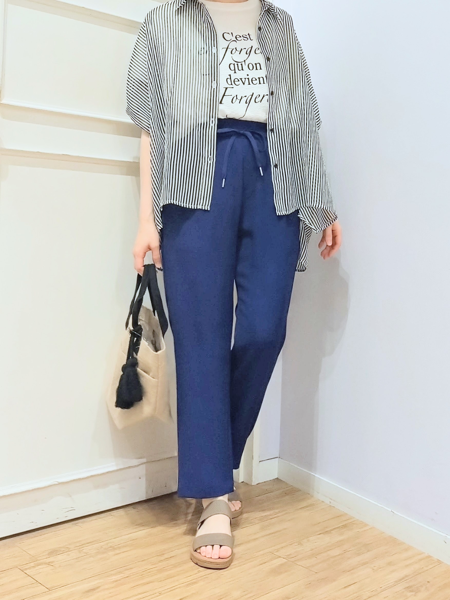 miomioさんの「SHOO･LA･RUE｜【洗濯機可/体型カバー】羽織るだけで雰囲気変わる 柄アソート ポンチョ風シアーシャツ」を使ったコーディネート