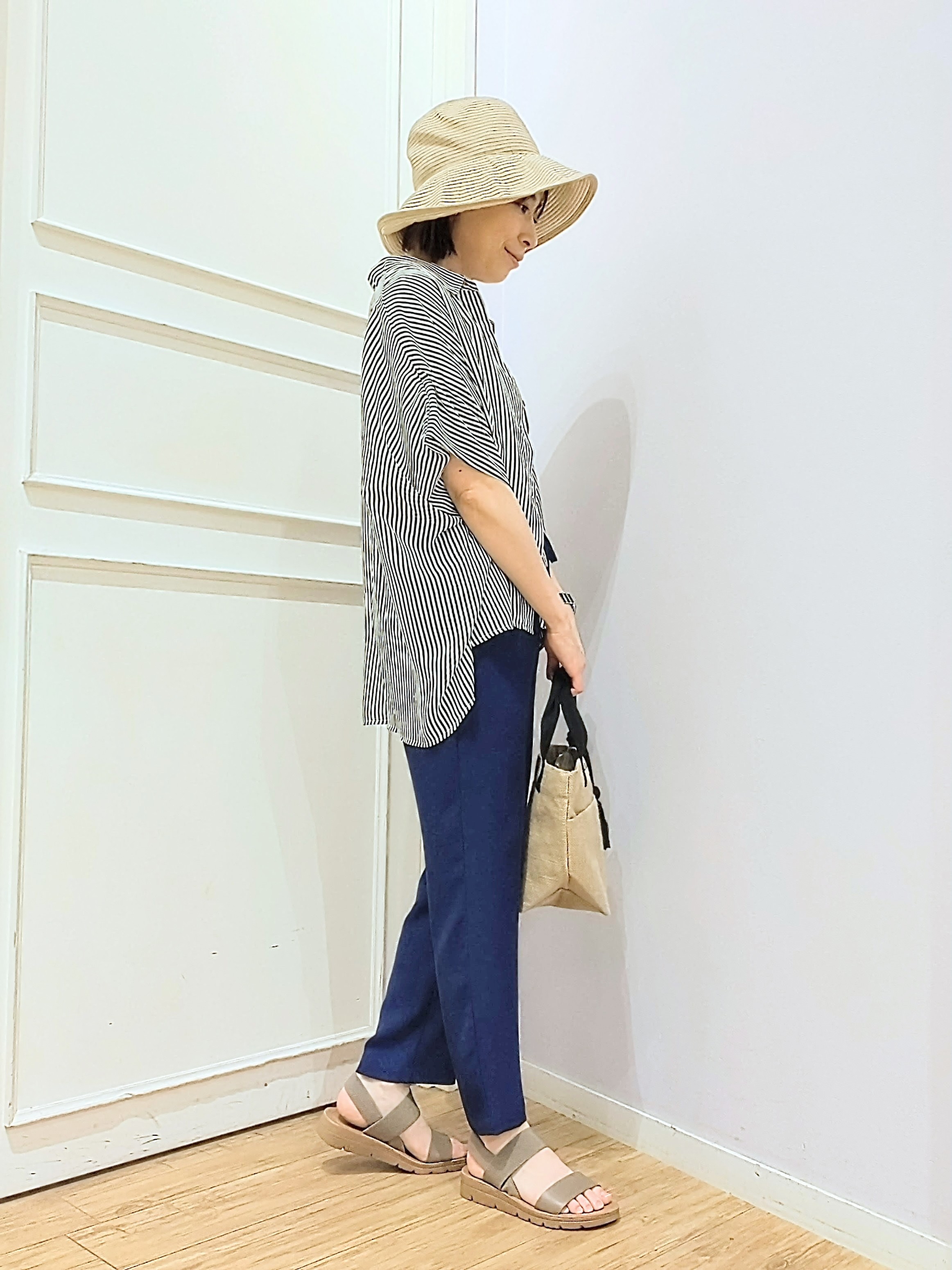 miomioさんの「SHOO･LA･RUE｜【洗濯機可/体型カバー】羽織るだけで雰囲気変わる 柄アソート ポンチョ風シアーシャツ」を使ったコーディネート