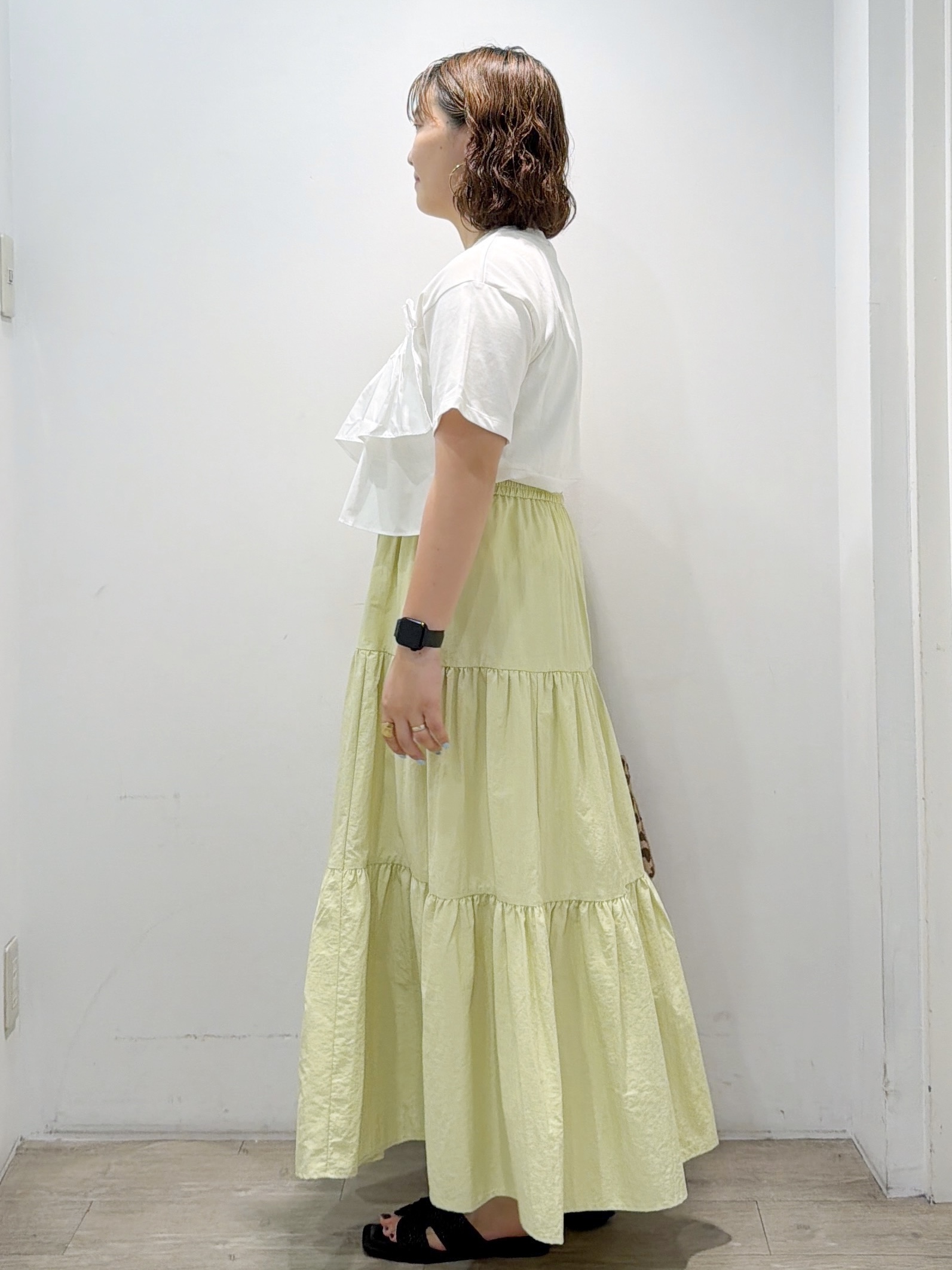 sumicaさんの「OPAQUE.CLIP｜【接触冷感】アシメフリルドッキングカットソー《洗濯機OK》」を使ったコーディネート
