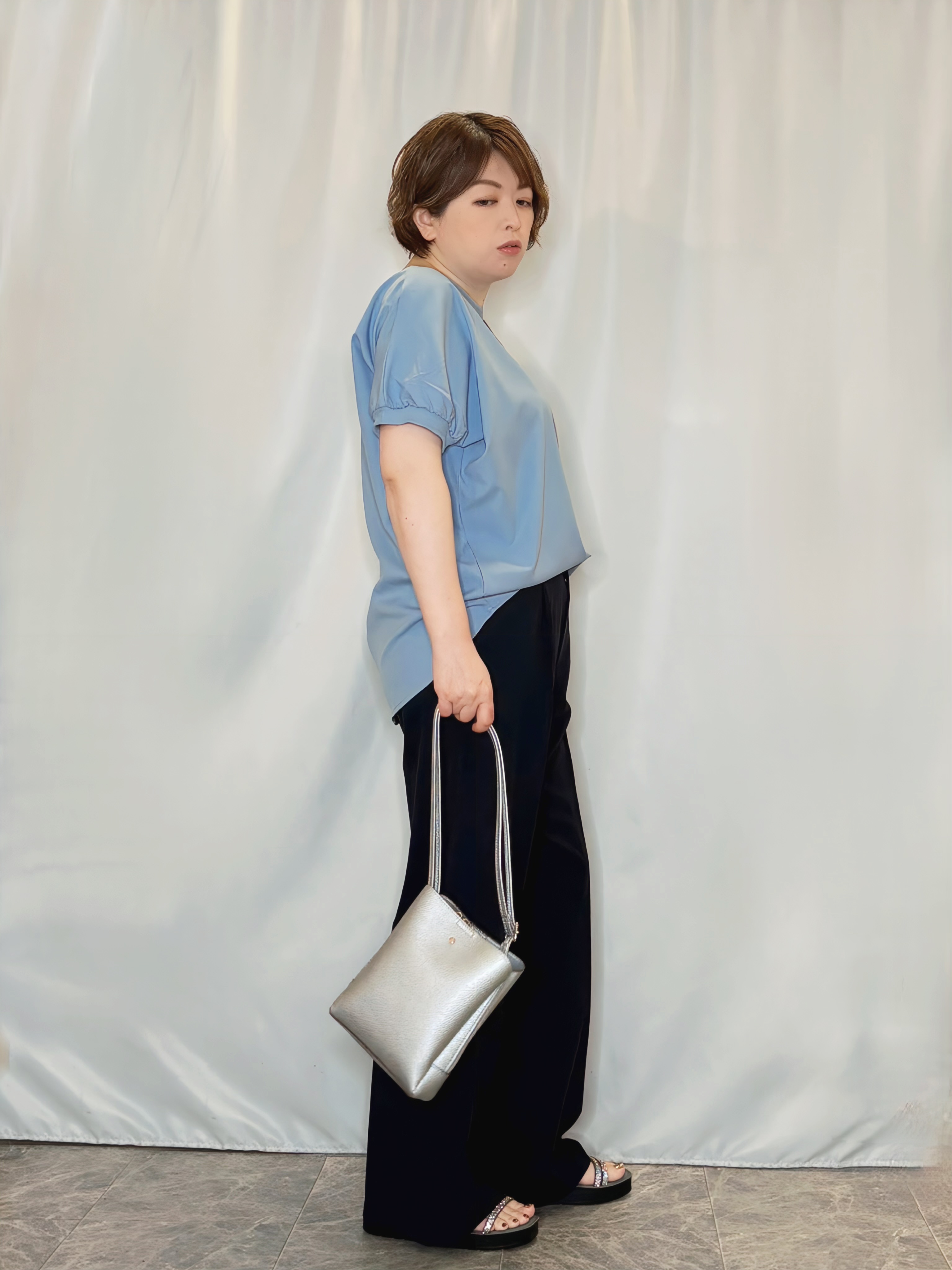 たみさんの「SHOO･LA･RUE｜【洗濯後しわになりにくい】インせず着られる さらっとタッチのドルマンブラウス」を使ったコーディネート