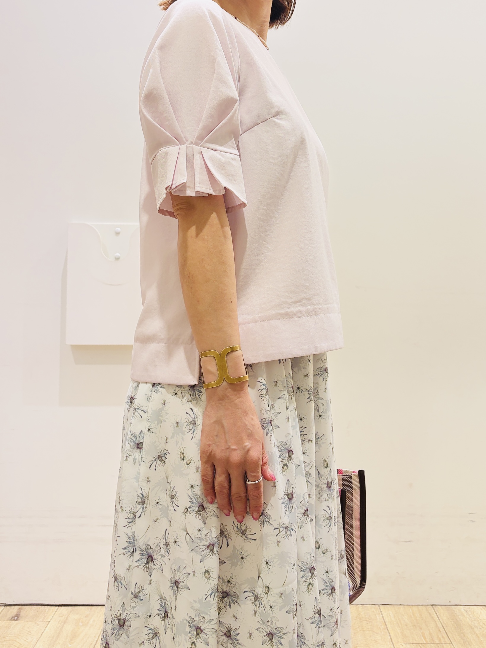 YUKOさんの「index｜【接触冷感／吸水速乾】タックパフスリーブブラウス《防シワ／洗濯機OK／XS～3L／8col》」を使ったコーディネート