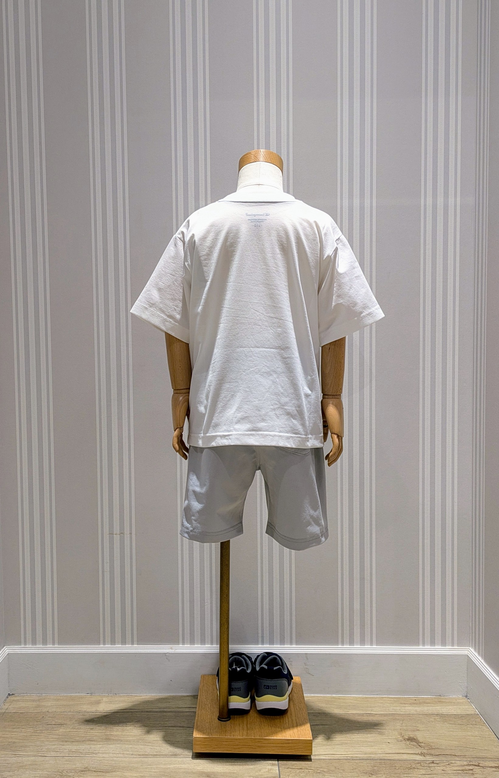 Yoshidaさんの「Dessin｜」を使ったコーディネート
