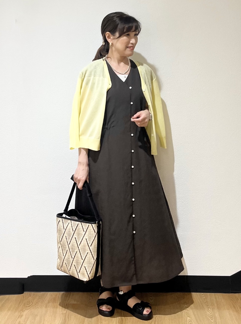 ayaさんの「Reflect｜【マシンウォッシャブル】フロントボタンワンピース」を使ったコーディネート