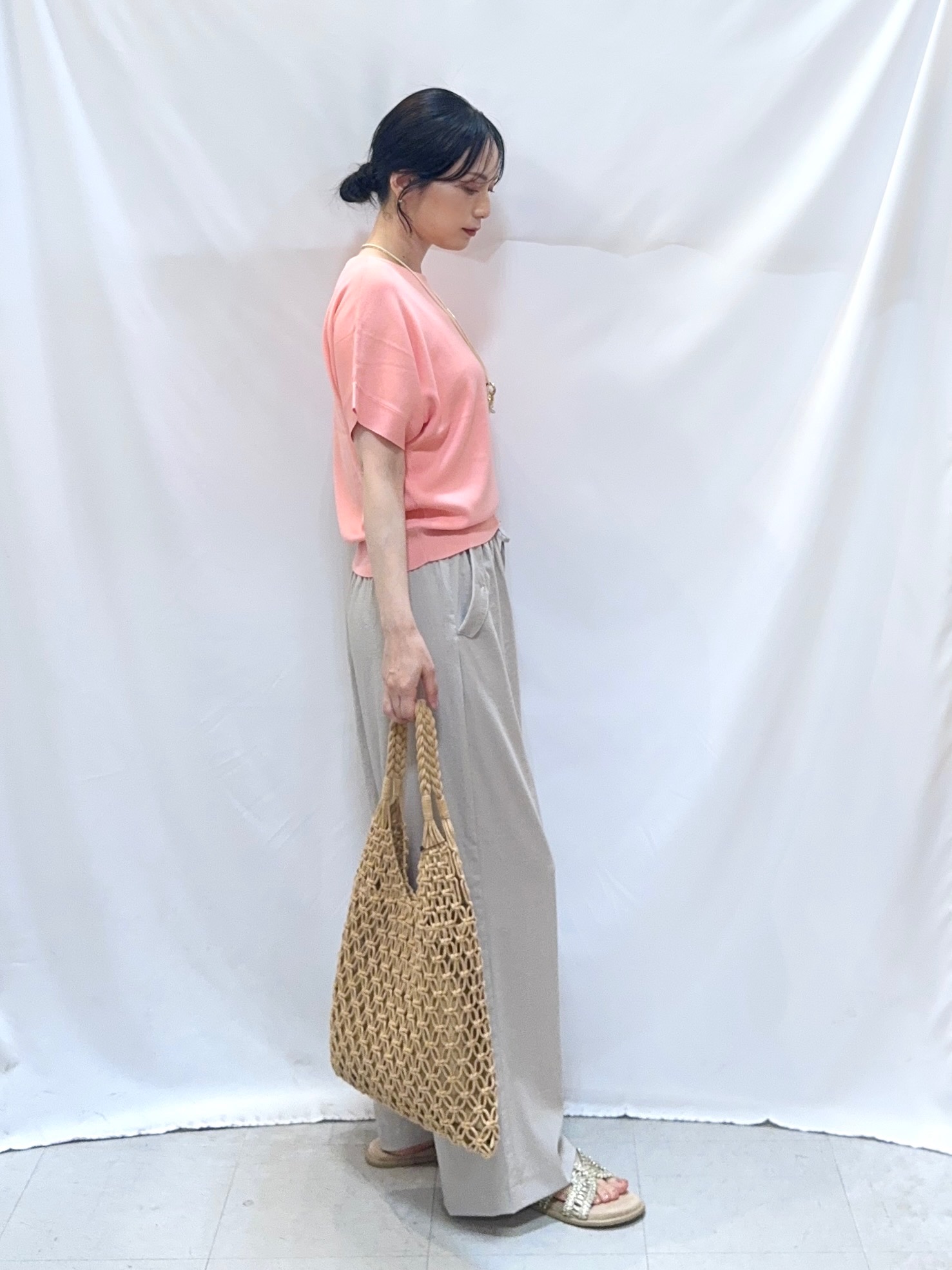 𝐇𝐢𝐫𝐨𝐦𝐢さんの「SHOO･LA･RUE｜【毎日洗える/UV】二の腕隠れる さらっとドルマン半袖ニット」を使ったコーディネート
