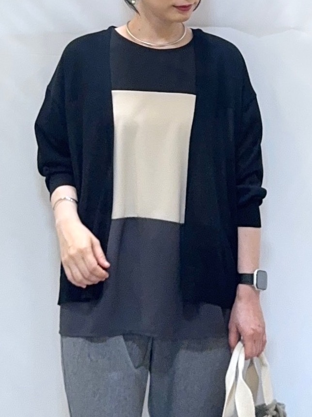 𝐇𝐢𝐫𝐨𝐦𝐢さんの「SHOO･LA･RUE｜【洗濯機可/S-LL】オンにもオフにも マルチに使えるボタンレスカーディガン」を使ったコーディネート