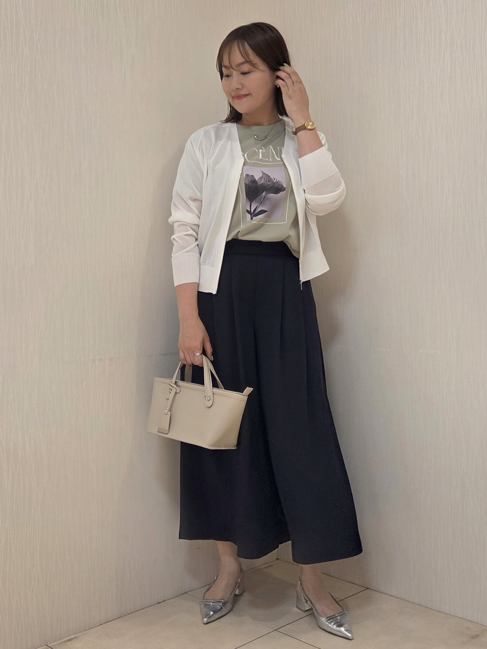 naokoさんの「UNTITLED｜【ロゴ/プリント】グラフィックTシャツ」を使ったコーディネート