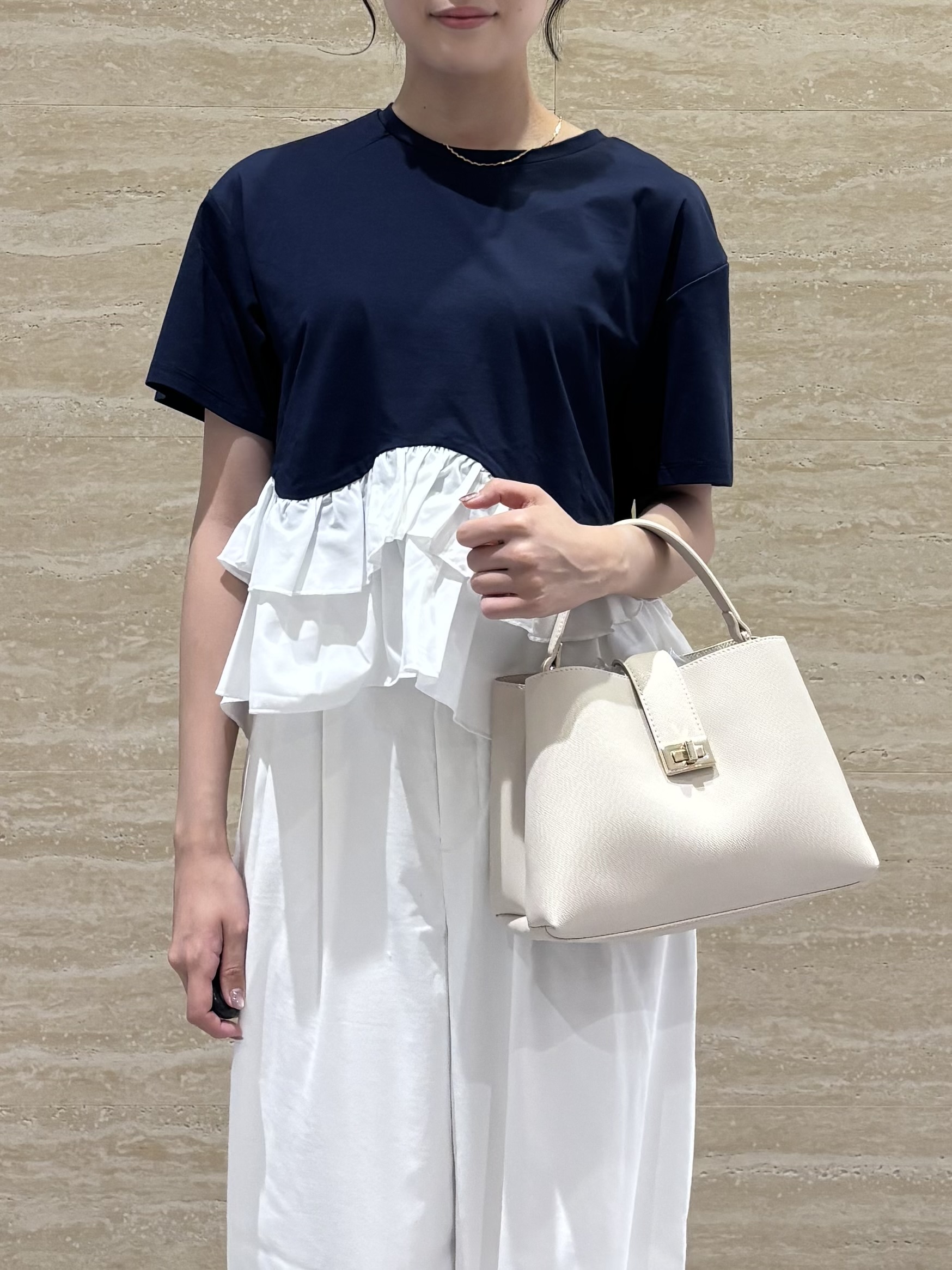 Ririkaさんの「OPAQUE.CLIP｜裾フリルドッキングTシャツ【洗濯機OK】」を使ったコーディネート
