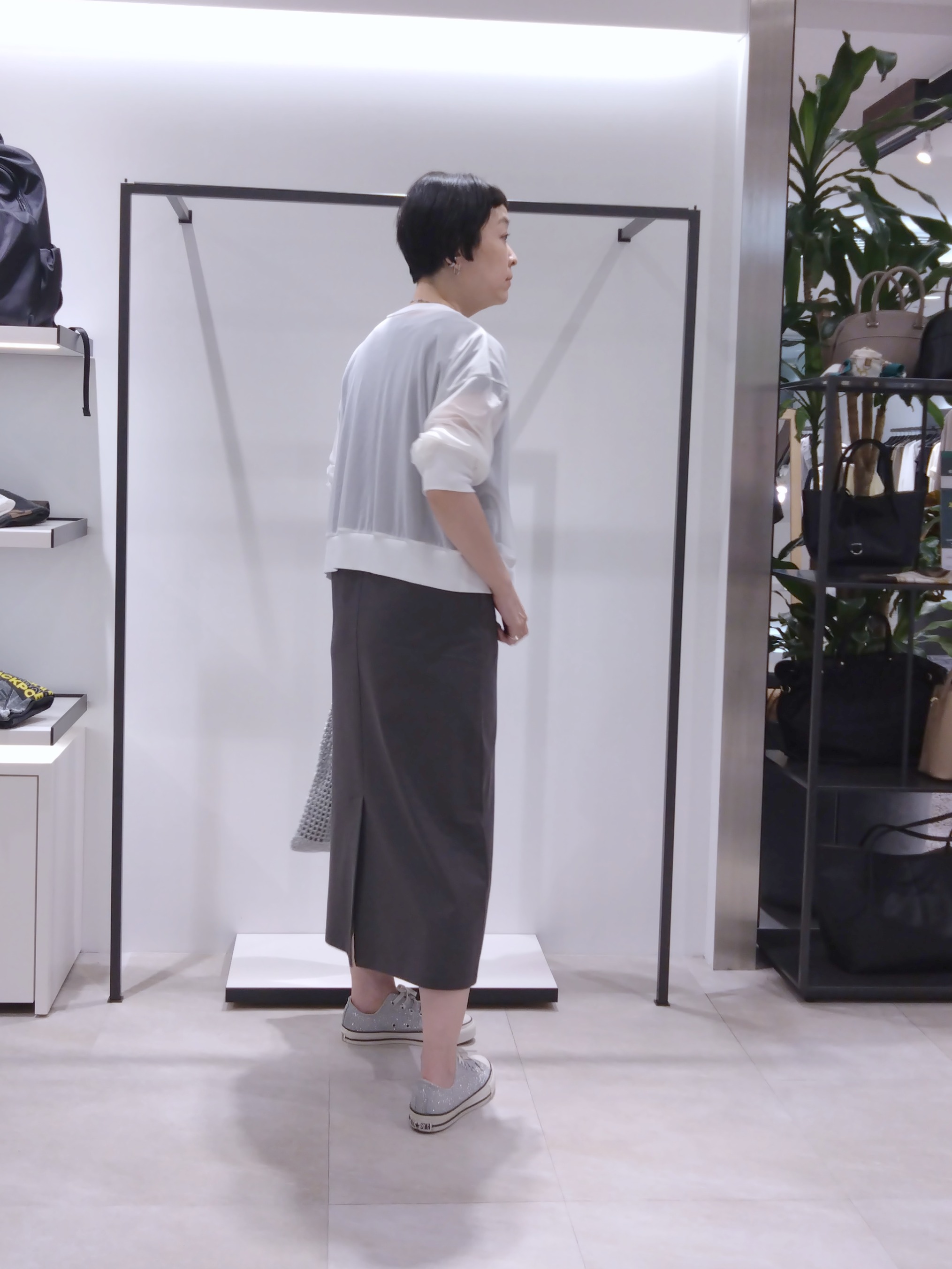 まちこさんの「UNTITLED｜【7色展開/ゆったり/ショート丈】シアートリコットカーディガン」を使ったコーディネート