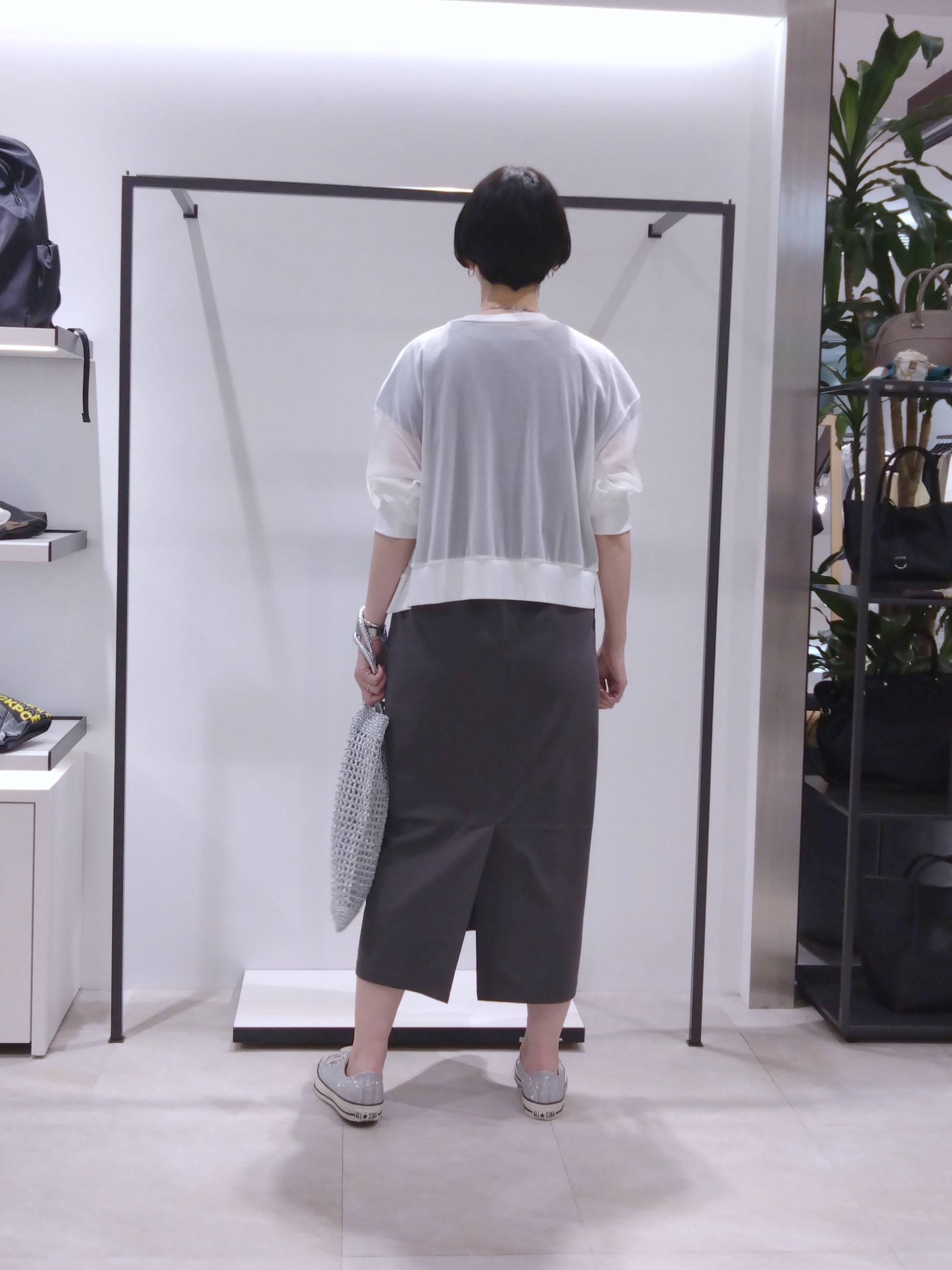 まちこさんの「UNTITLED｜【7色展開/ゆったり/ショート丈】シアートリコットカーディガン」を使ったコーディネート