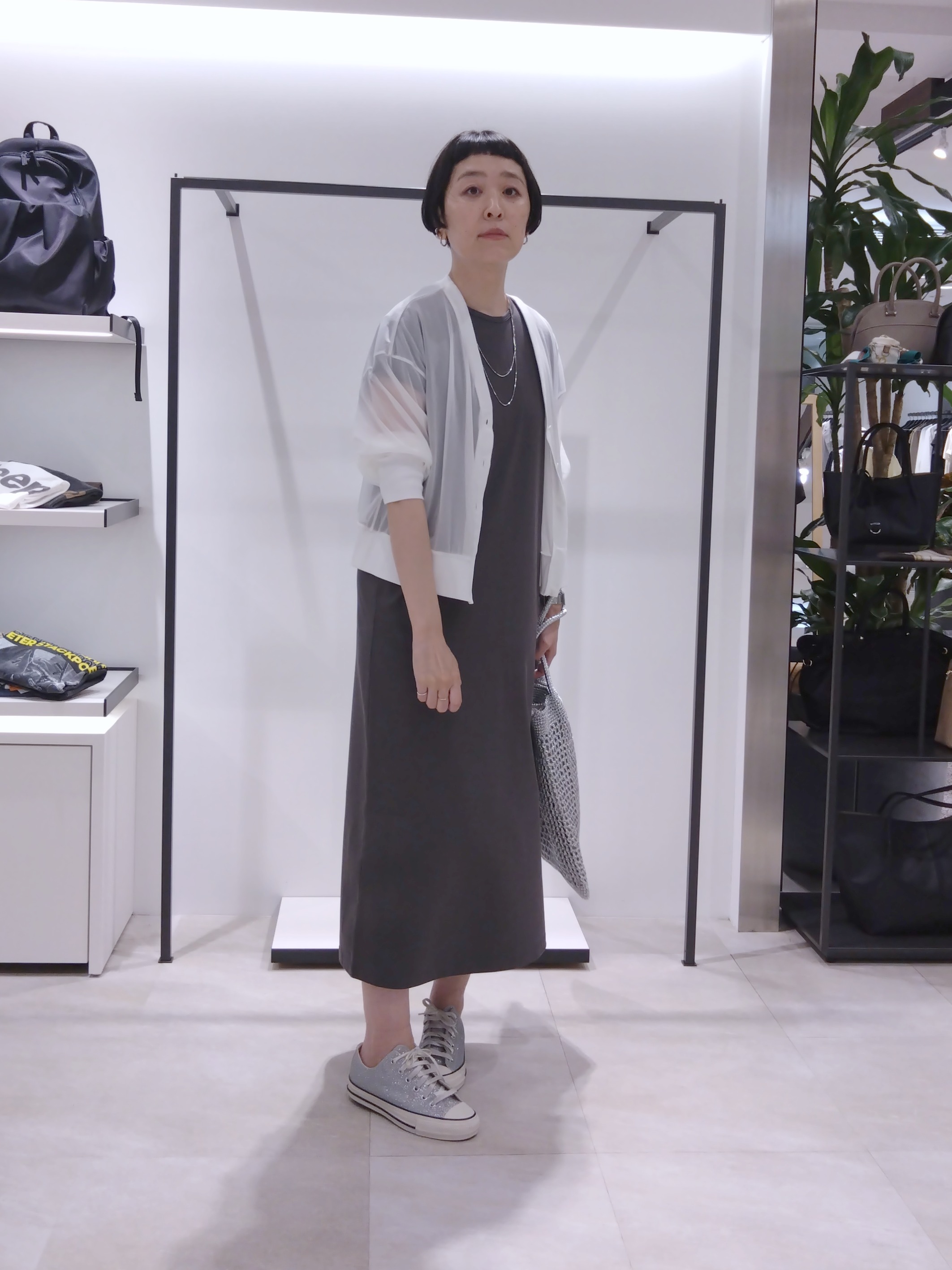 まちこさんの「UNTITLED｜【7色展開/ゆったり/ショート丈】シアートリコットカーディガン」を使ったコーディネート