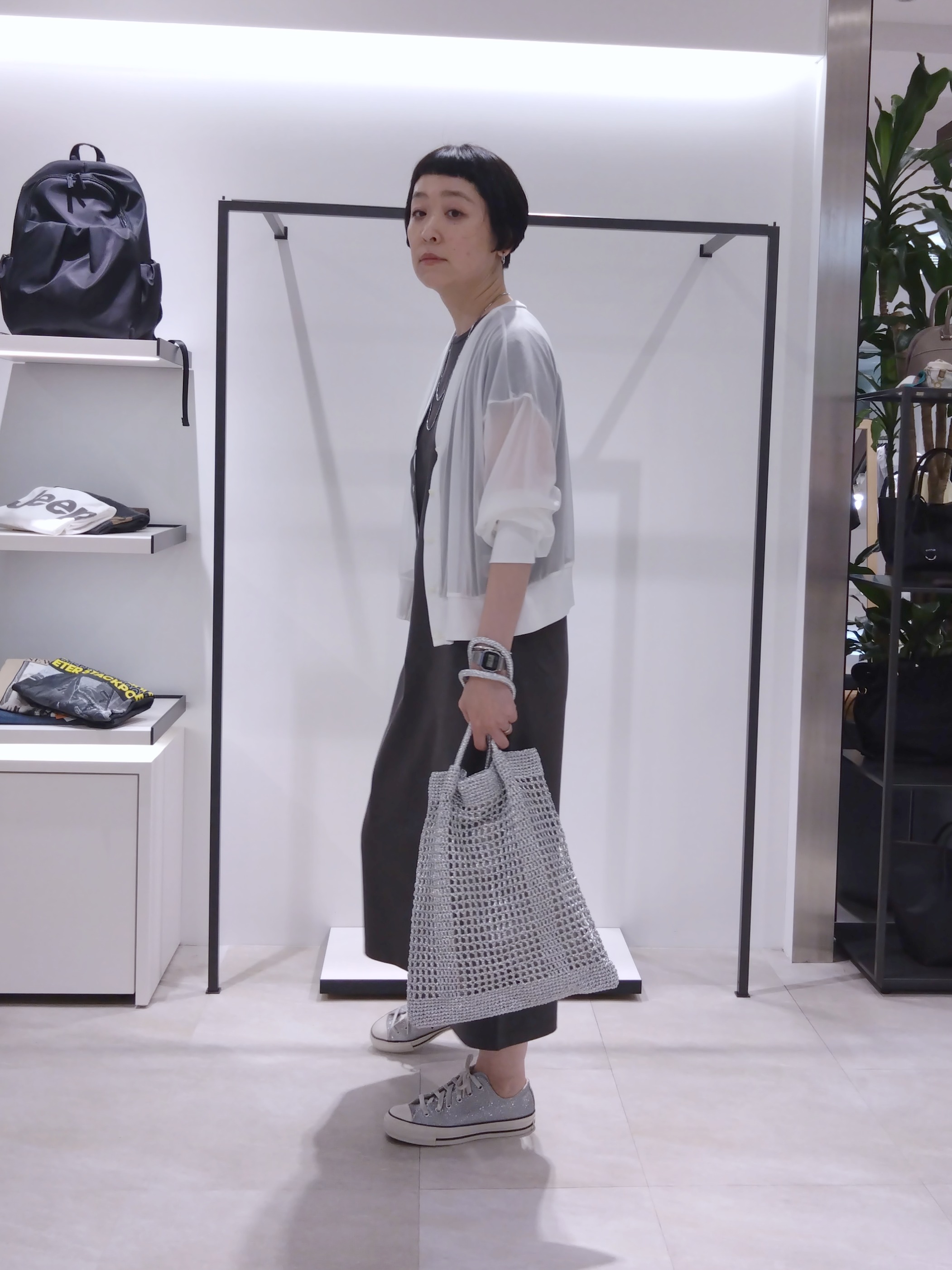 まちこさんの「UNTITLED｜【7色展開/ゆったり/ショート丈】シアートリコットカーディガン」を使ったコーディネート